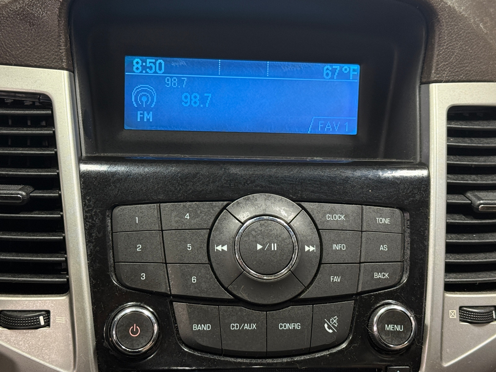 Thumbnail: 2011 Chevrolet Cruze - 3