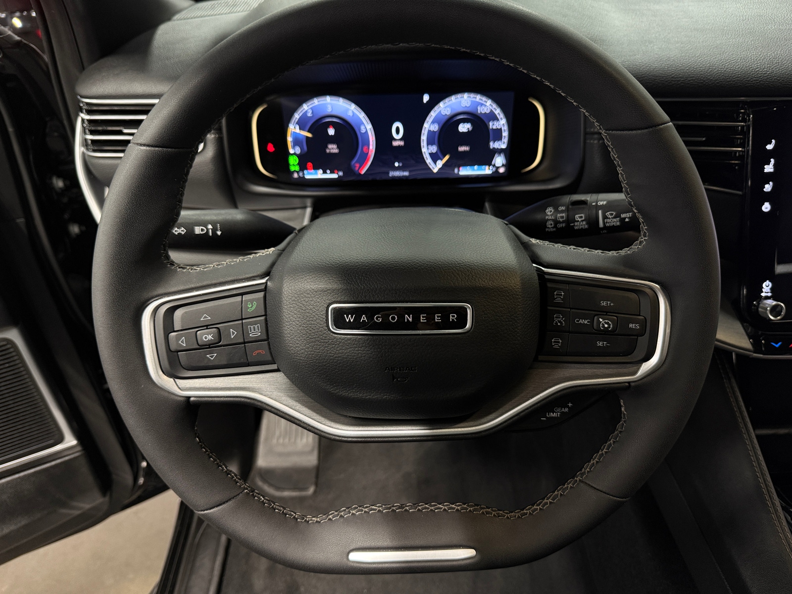 Thumbnail: 2025 Jeep Wagoneer - 4