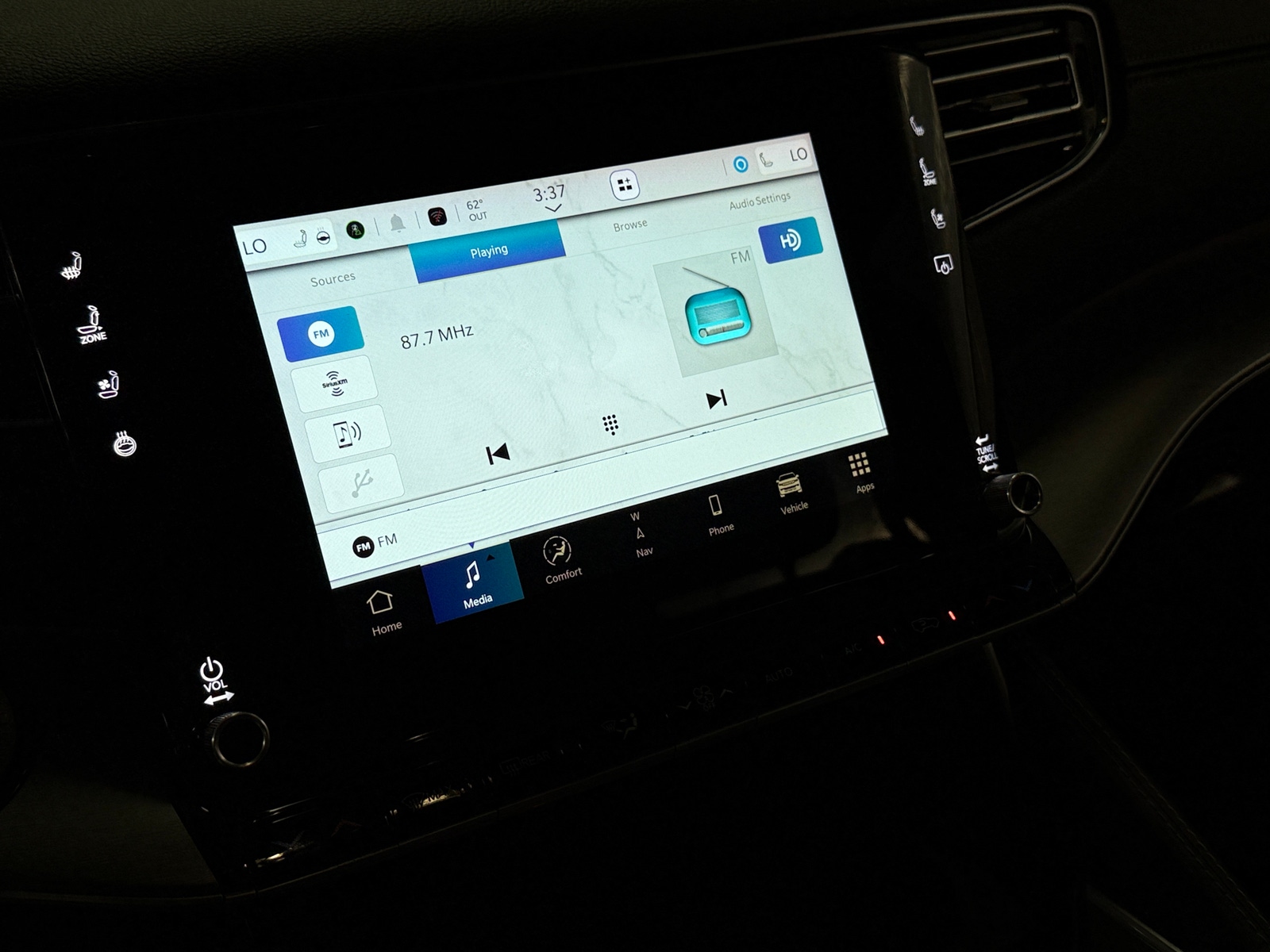 Thumbnail: 2025 Jeep Wagoneer - 3