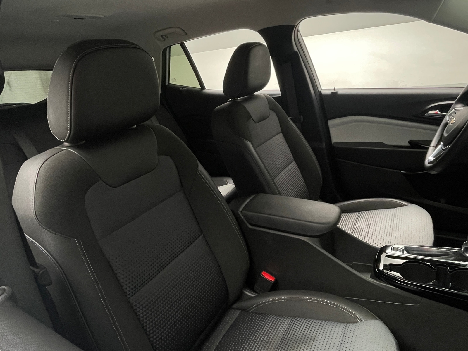 Thumbnail: 2025 Chevrolet Trax - 2