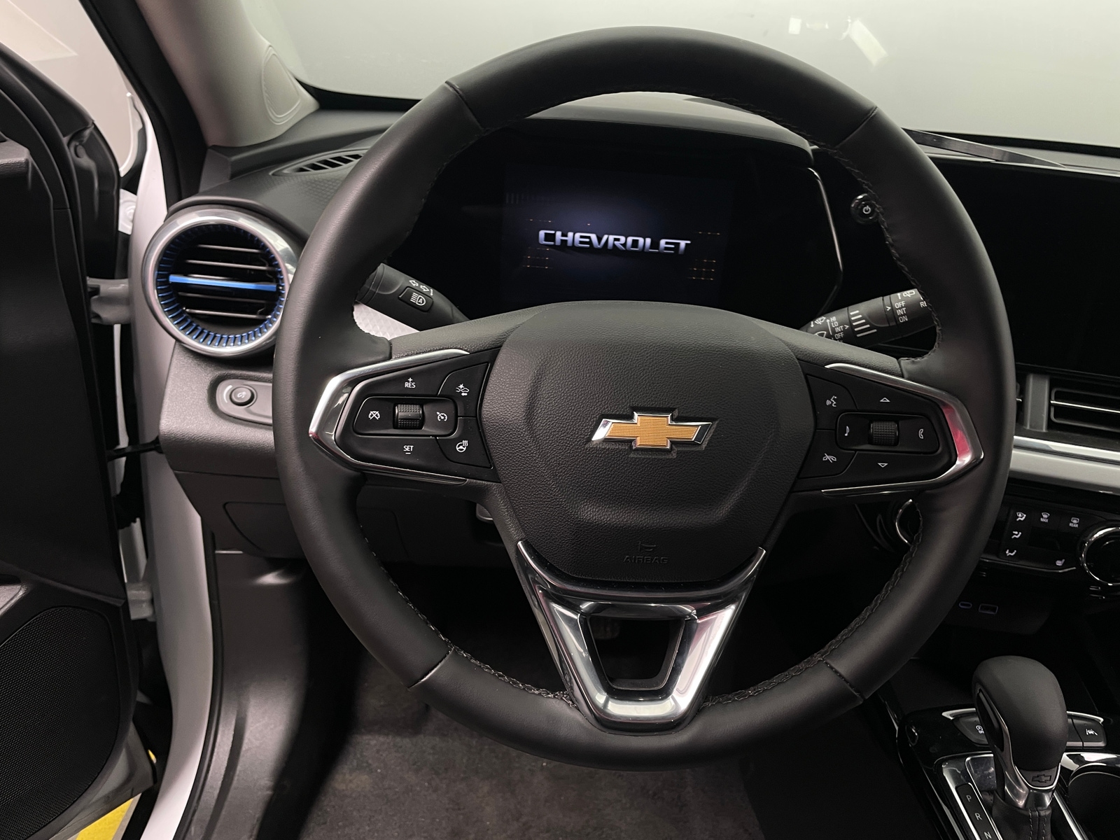 Thumbnail: 2025 Chevrolet Trax - 5