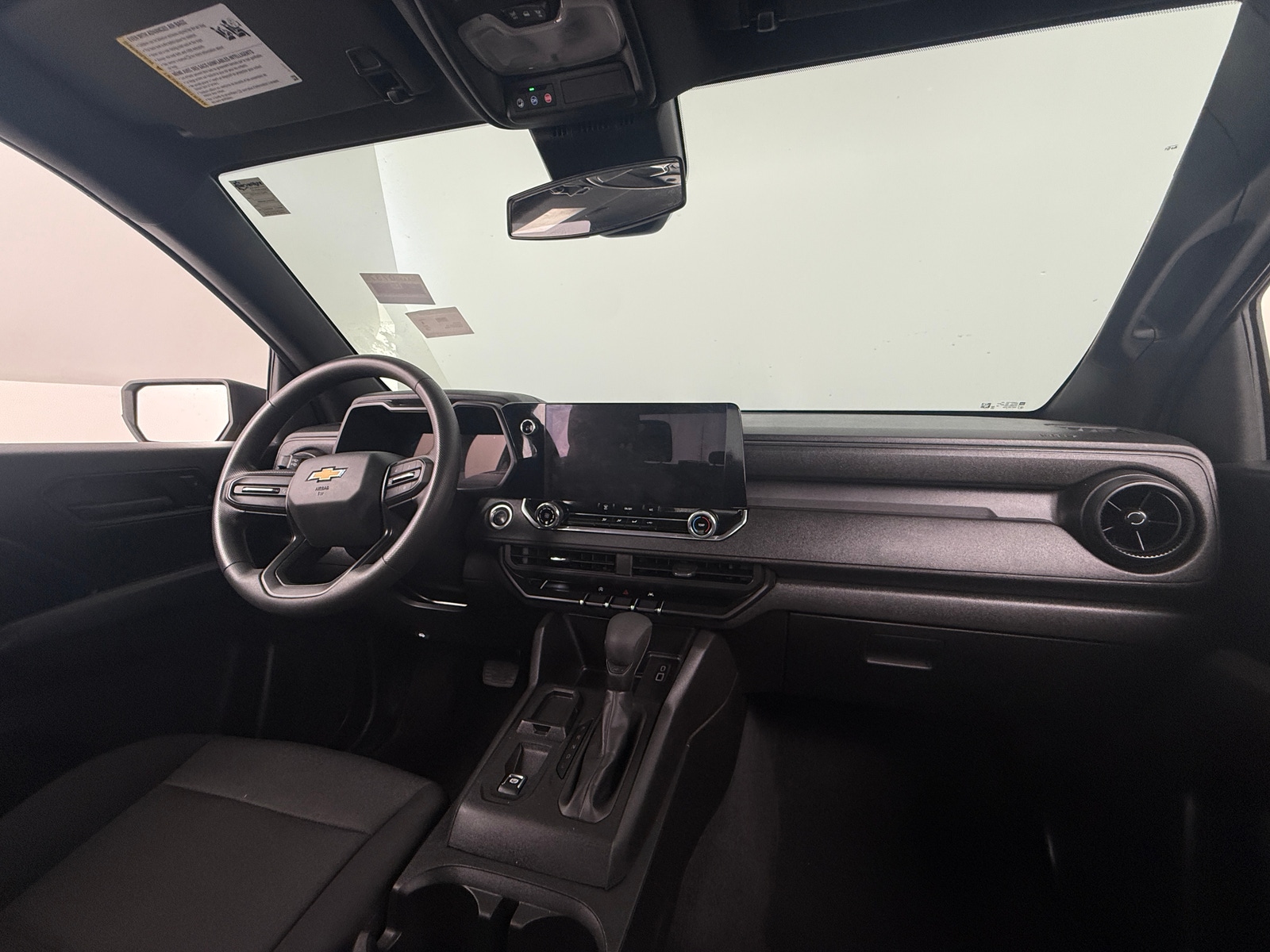 Thumbnail: 2024 Chevrolet Colorado - 3