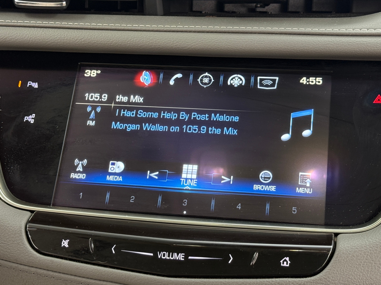 Thumbnail: 2017 Cadillac XT5 - 3