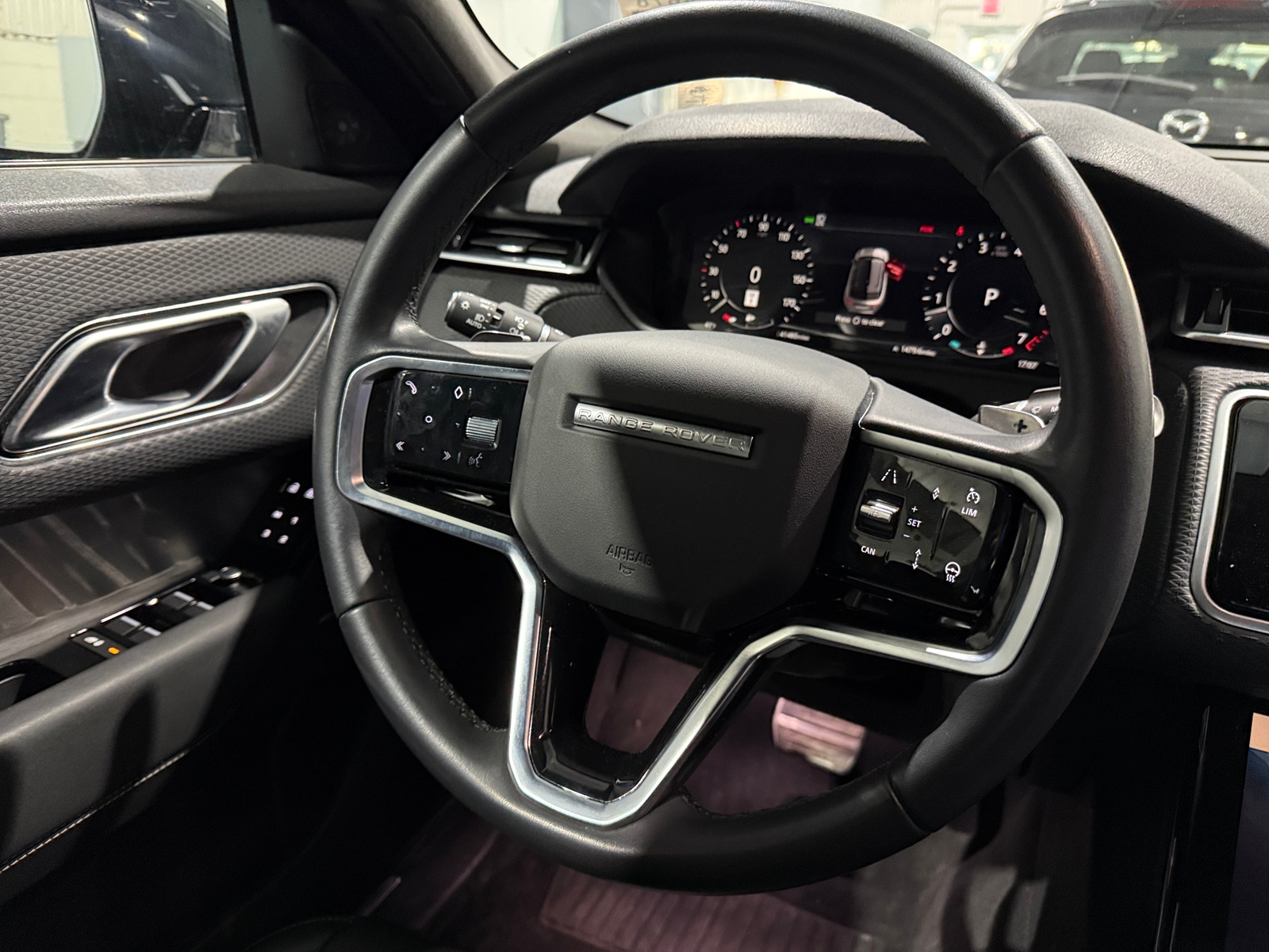 Thumbnail: 2023 Land Rover Range Rover Velar - 4