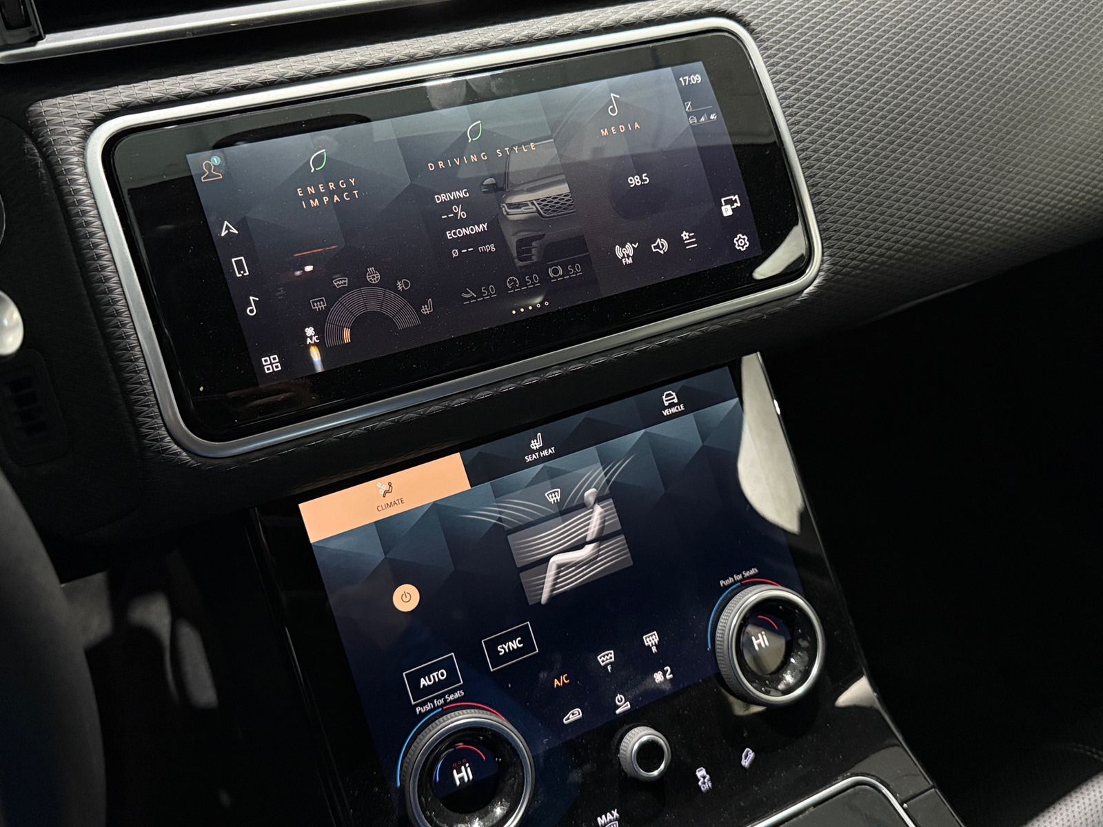 Thumbnail: 2023 Land Rover Range Rover Velar - 3