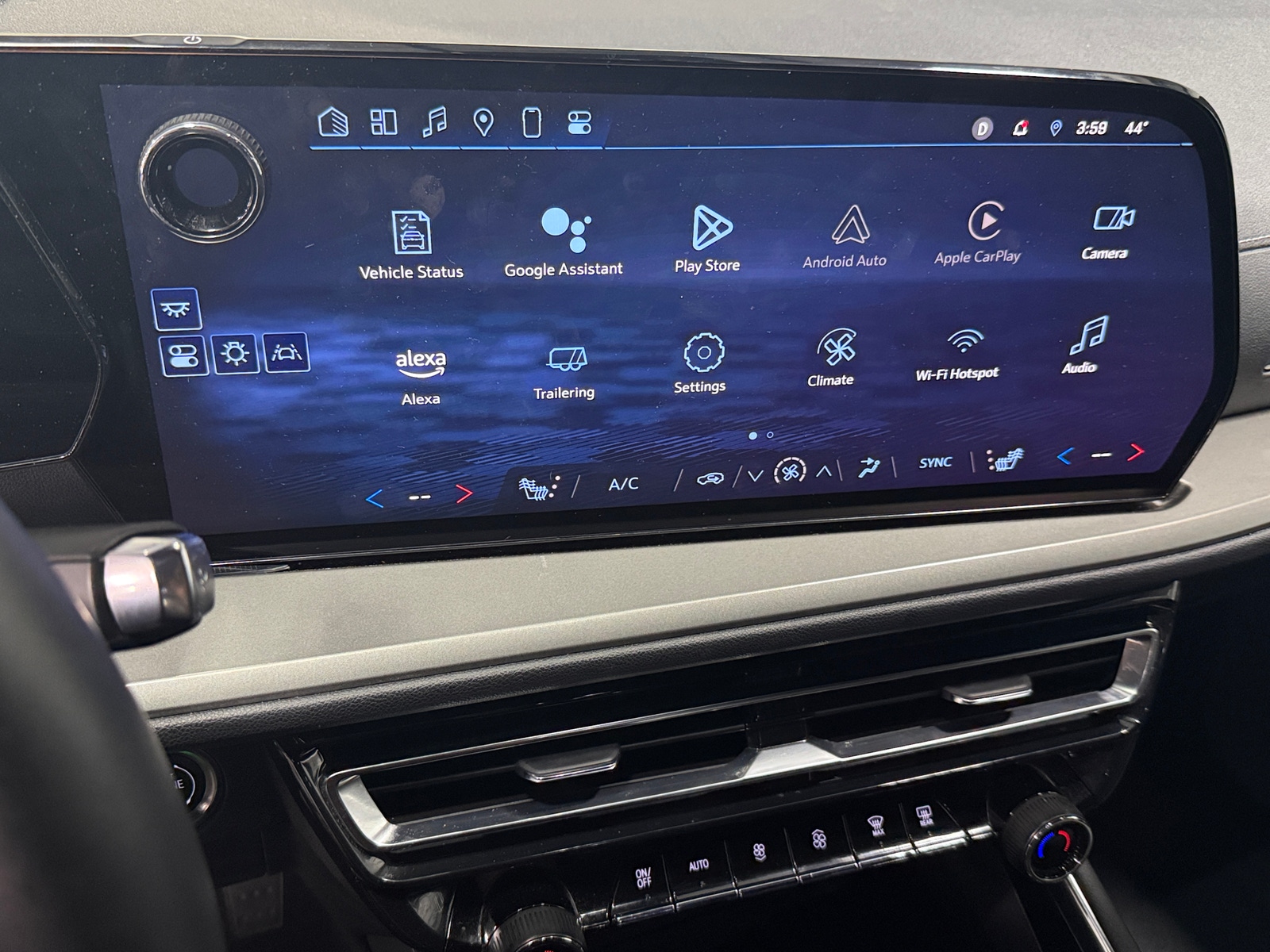 Thumbnail: 2025 Chevrolet Traverse - 4