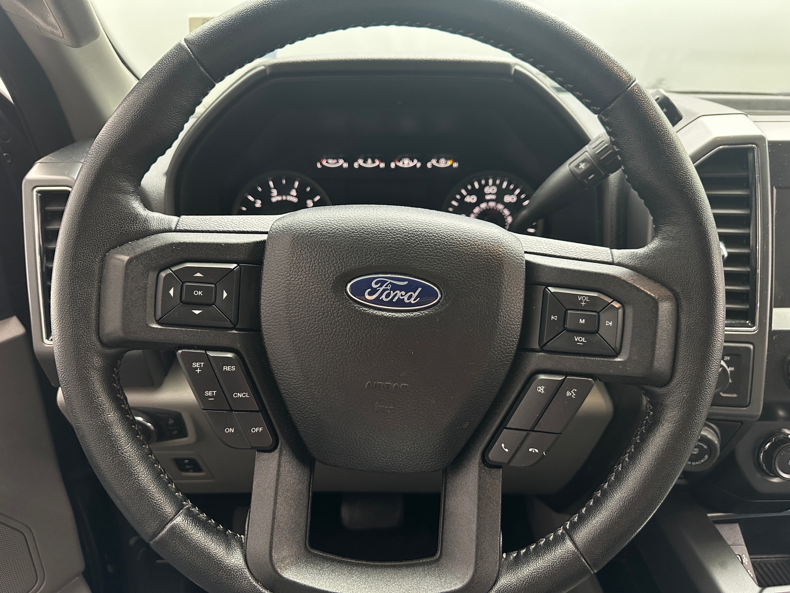 Thumbnail: 2020 Ford Econoline - 5