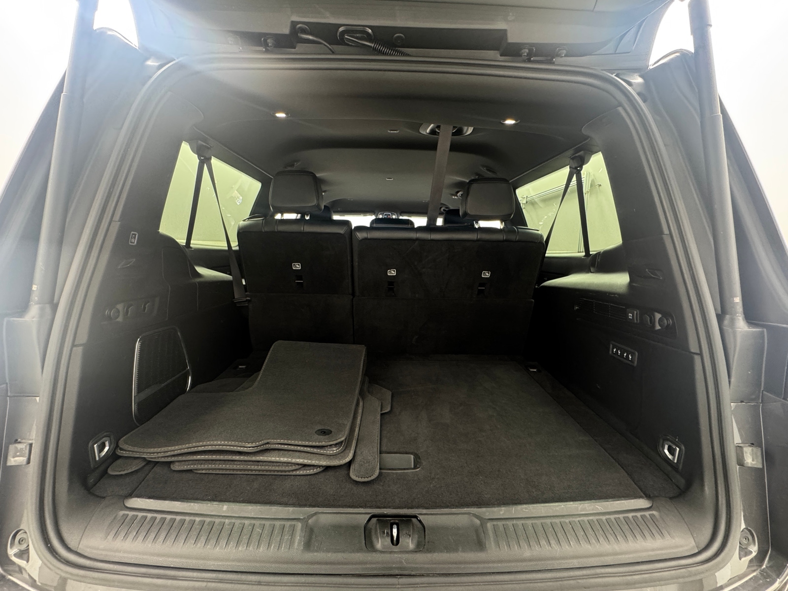 Thumbnail: 2024 Jeep Wagoneer - 6