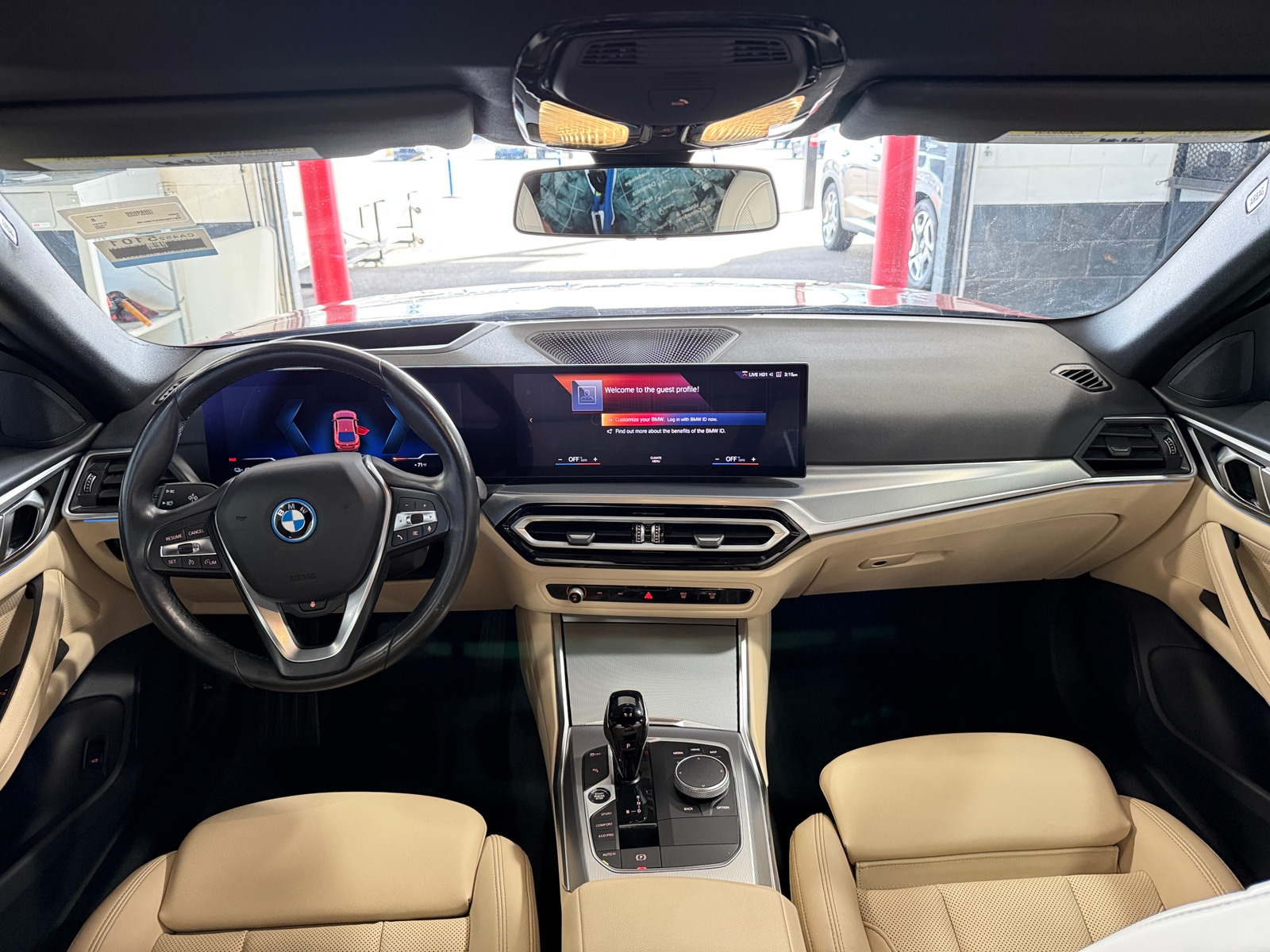 Thumbnail: 2023 BMW i4 - 2