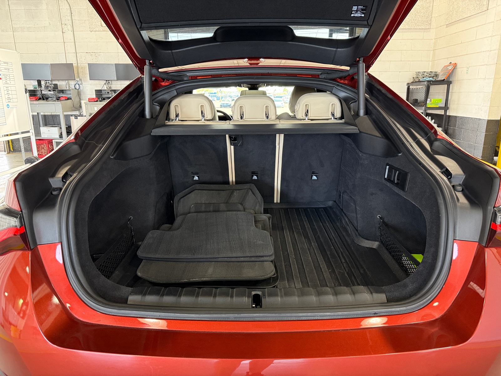 Thumbnail: 2023 BMW i4 - 6