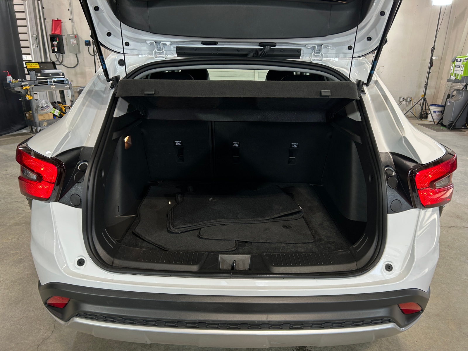 Thumbnail: 2025 Chevrolet Trax - 7