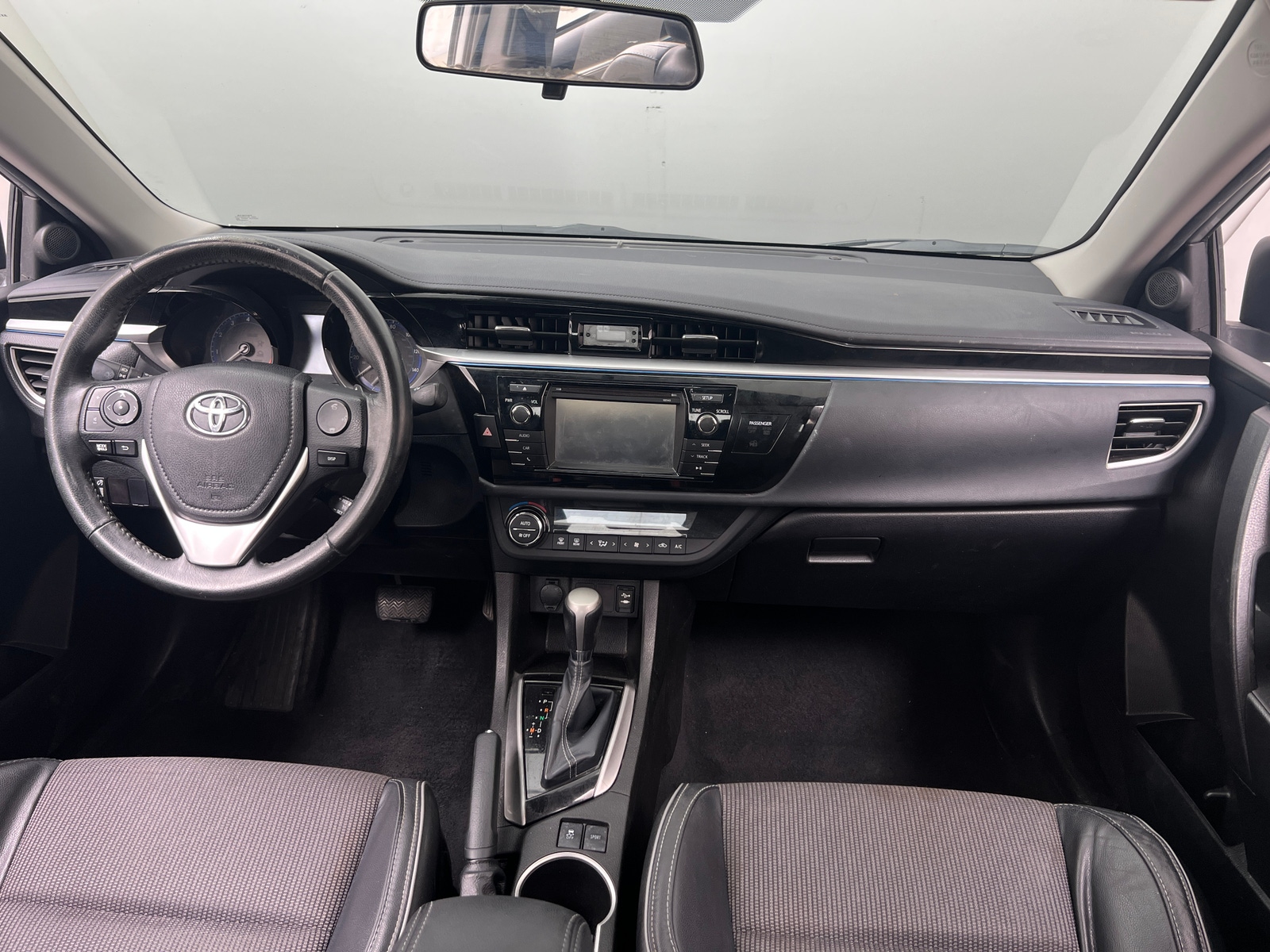 Thumbnail: 2016 Toyota Corolla - 3