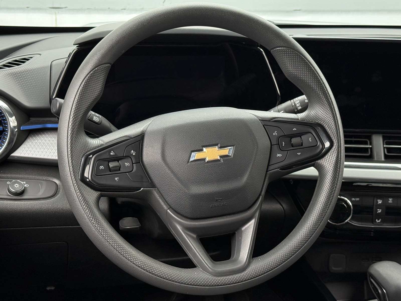 Thumbnail: 2025 Chevrolet Trax - 5