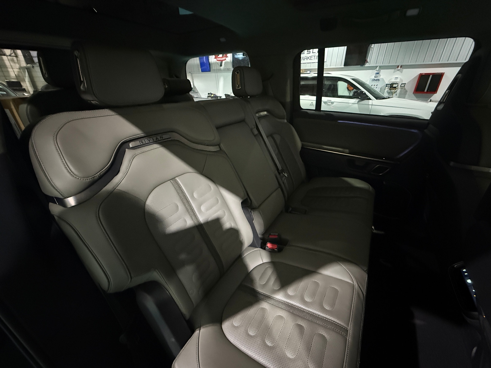 Thumbnail: 2023 Rivian R1S - 5