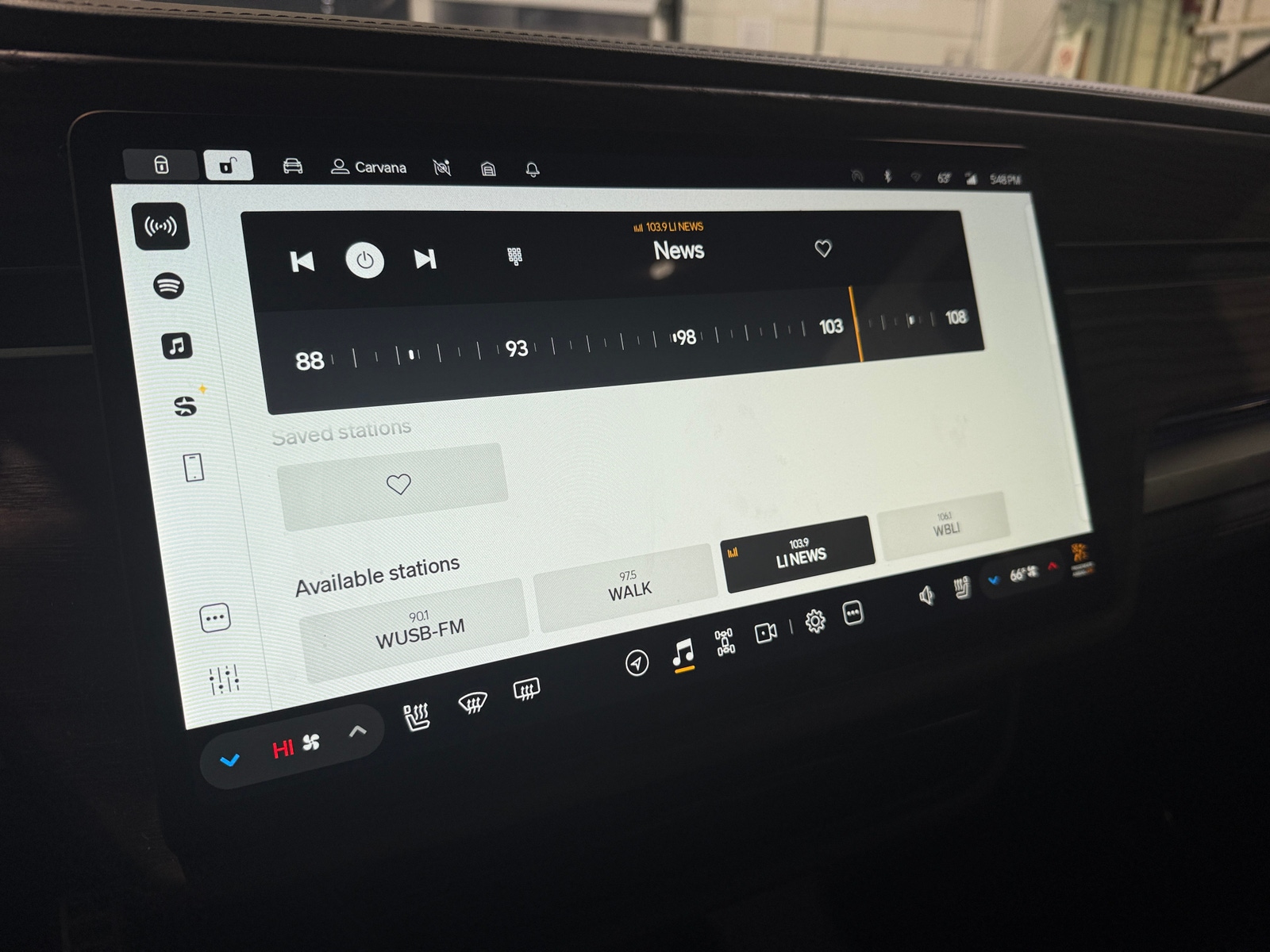 Thumbnail: 2023 Rivian R1S - 3