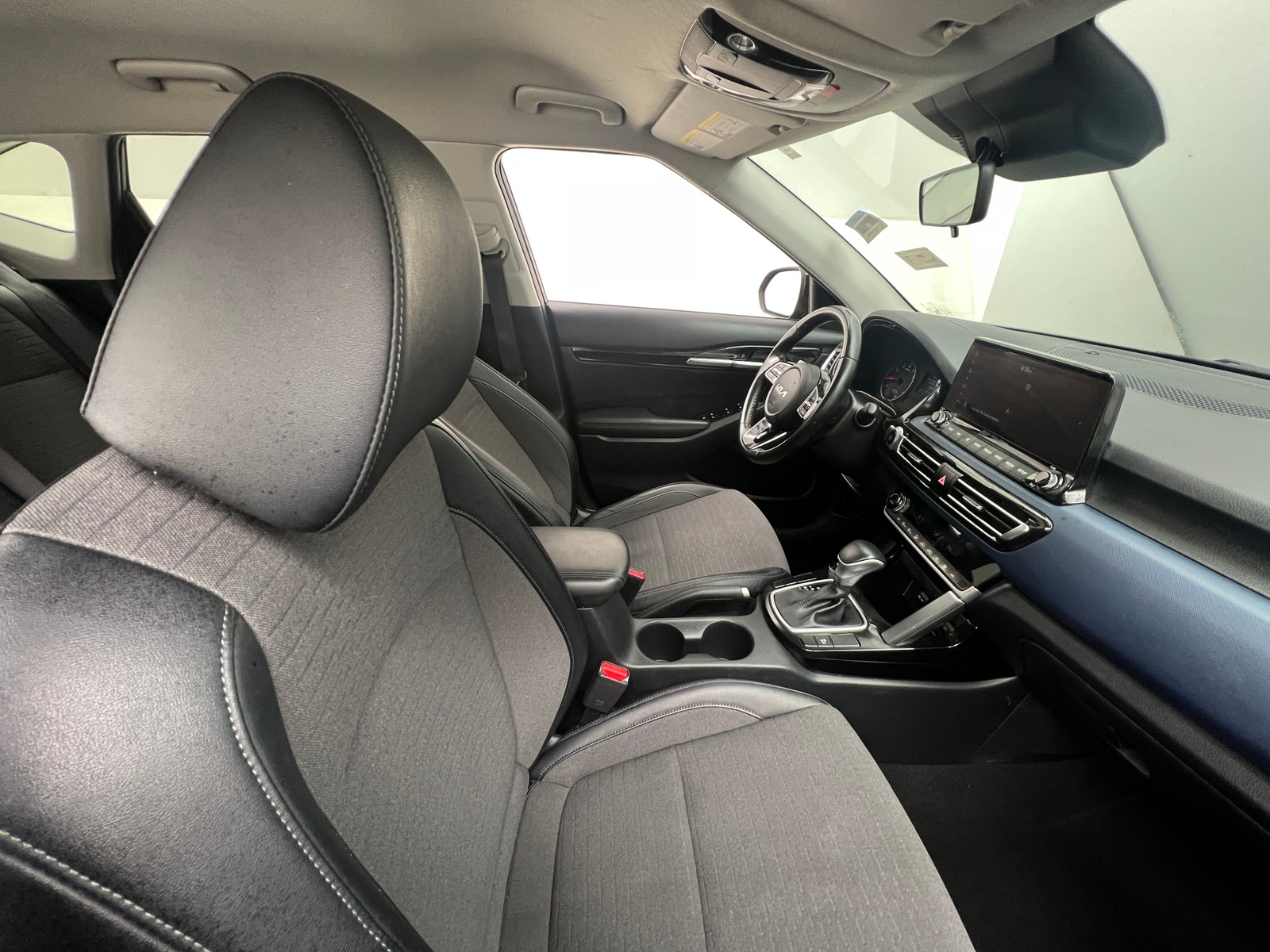 Thumbnail: 2023 Kia Seltos - 2