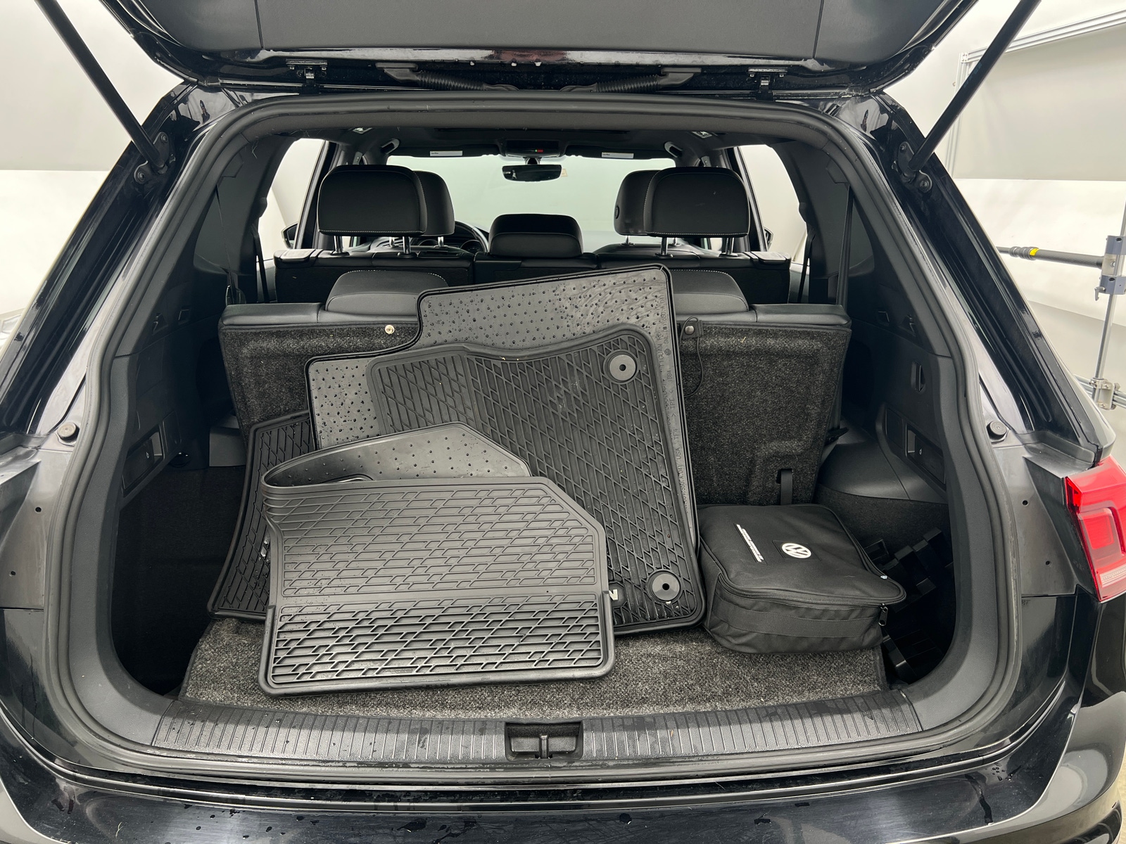 Thumbnail: 2021 Volkswagen Tiguan - 6