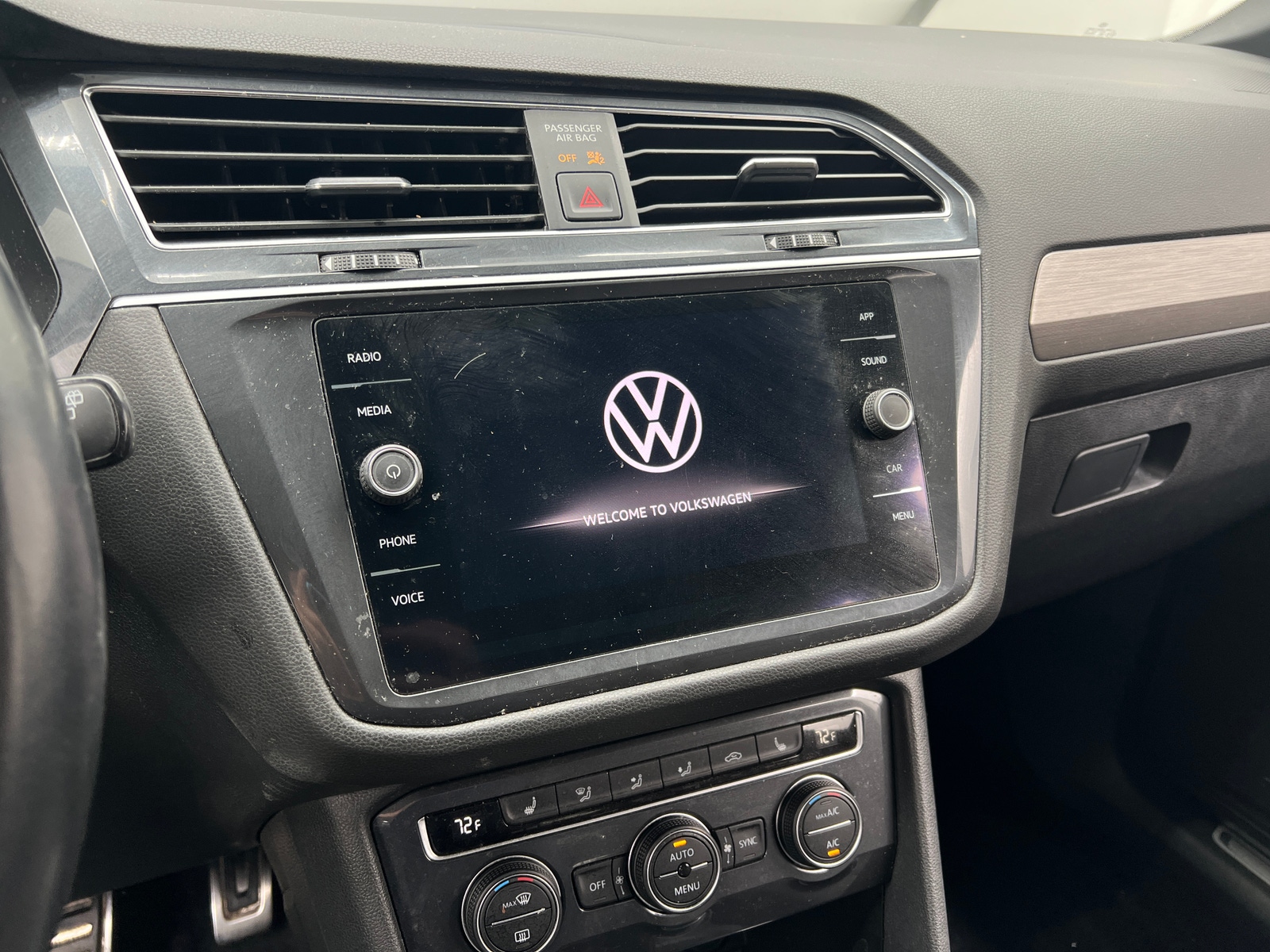 Thumbnail: 2021 Volkswagen Tiguan - 3