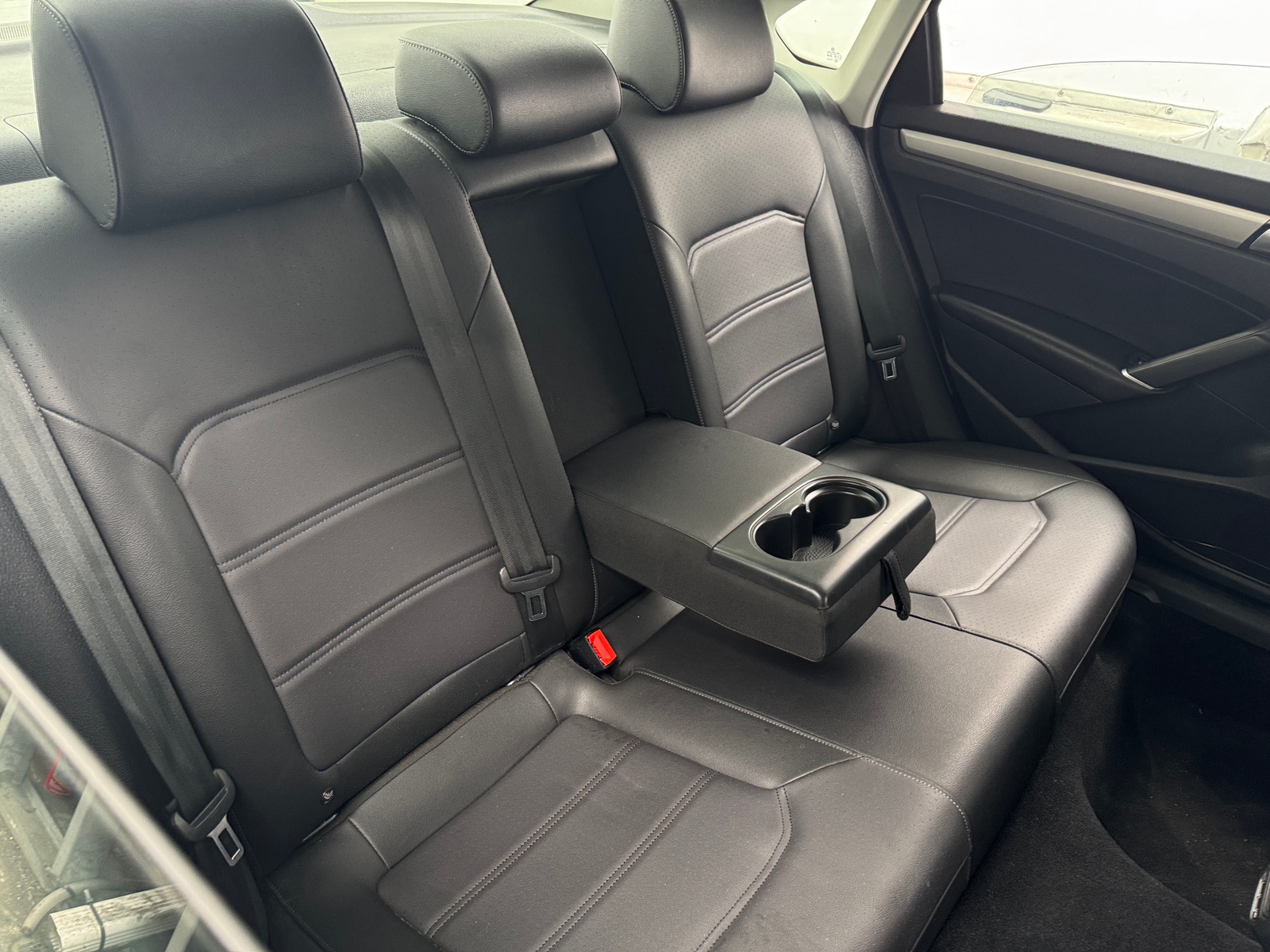 Thumbnail: 2022 Volkswagen Passat - 5