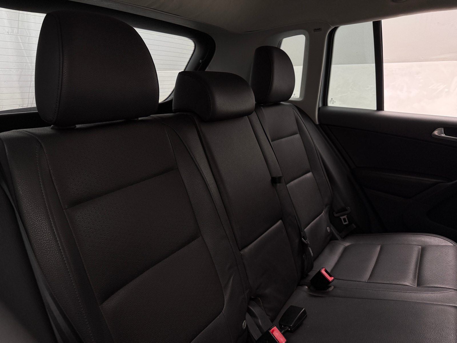 Thumbnail: 2017 Volkswagen Tiguan - 6
