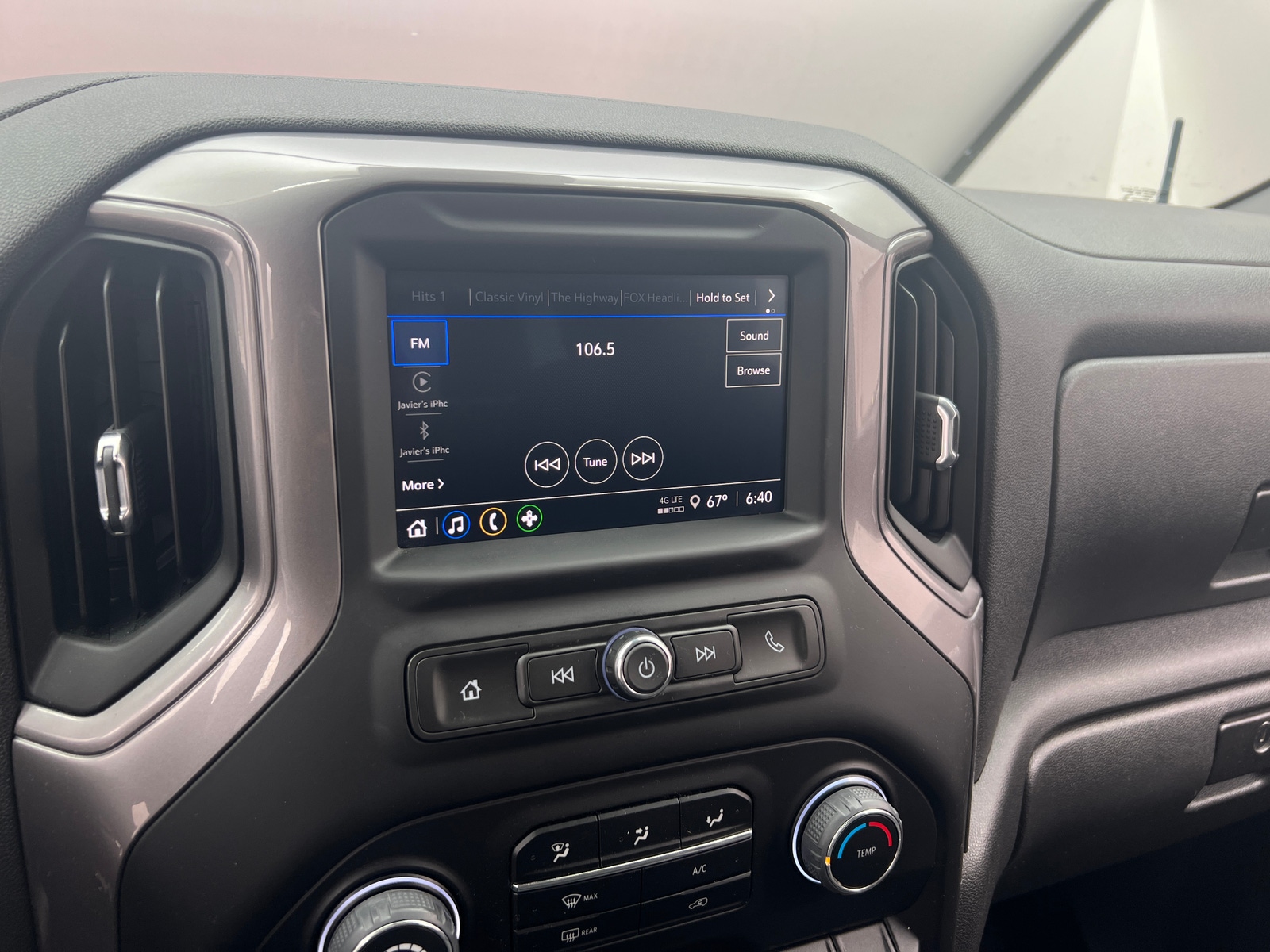 Thumbnail: 2022 Chevrolet Silverado 1500 - 4