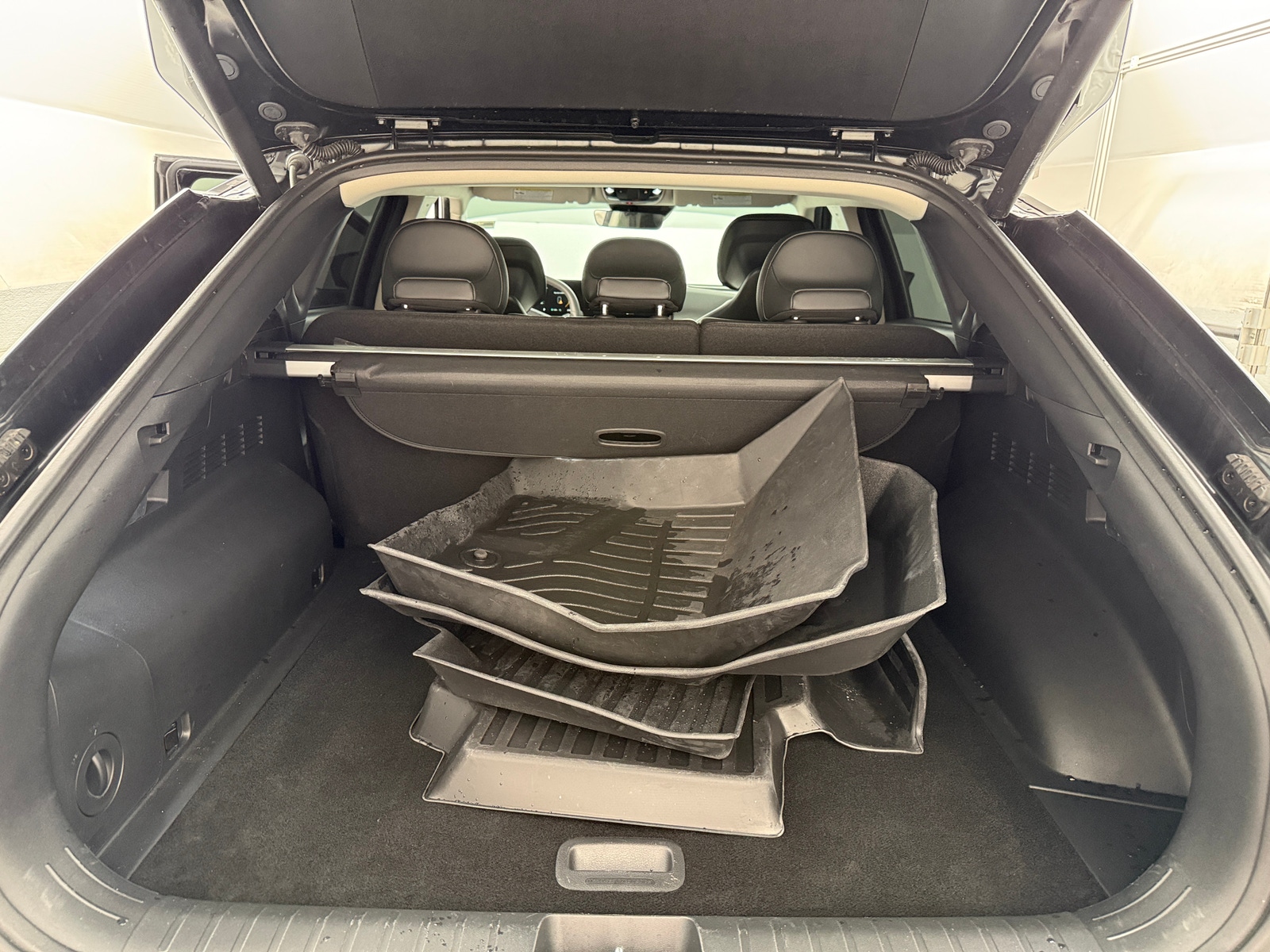 Thumbnail: 2025 Kia EV6 - 6