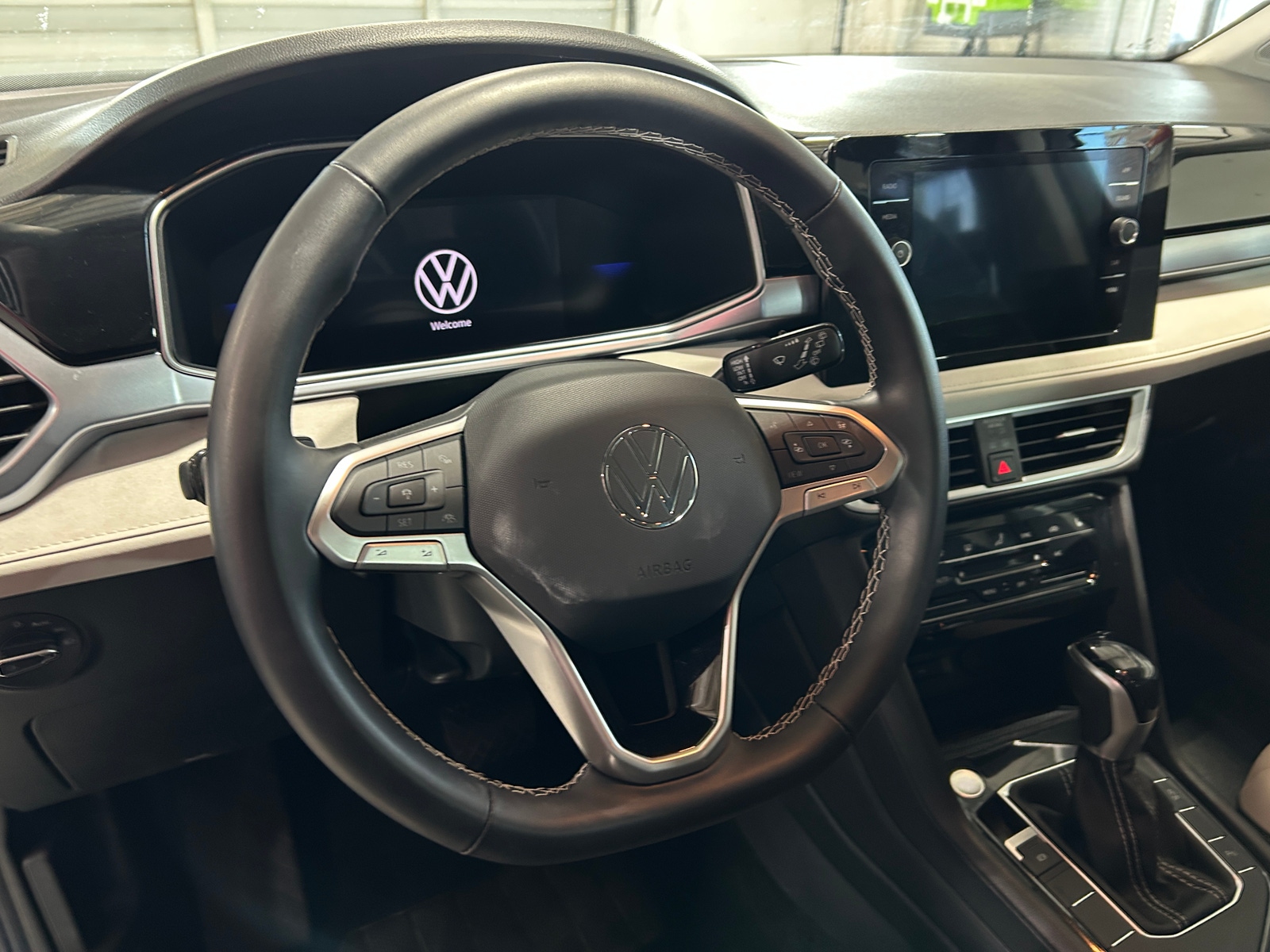 Thumbnail: 2025 Volkswagen Taos - 5