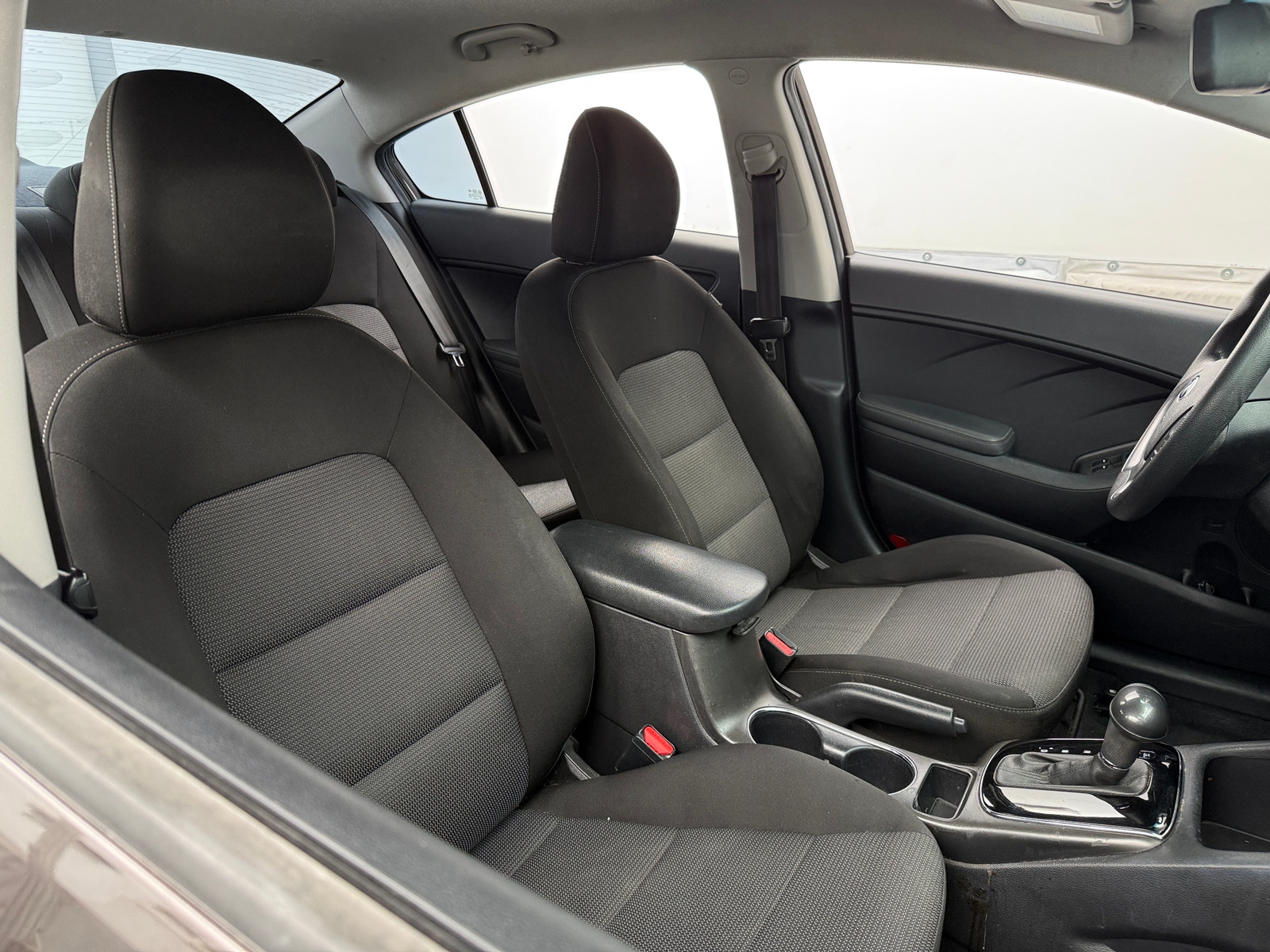 Thumbnail: 2017 Kia Forte - 2