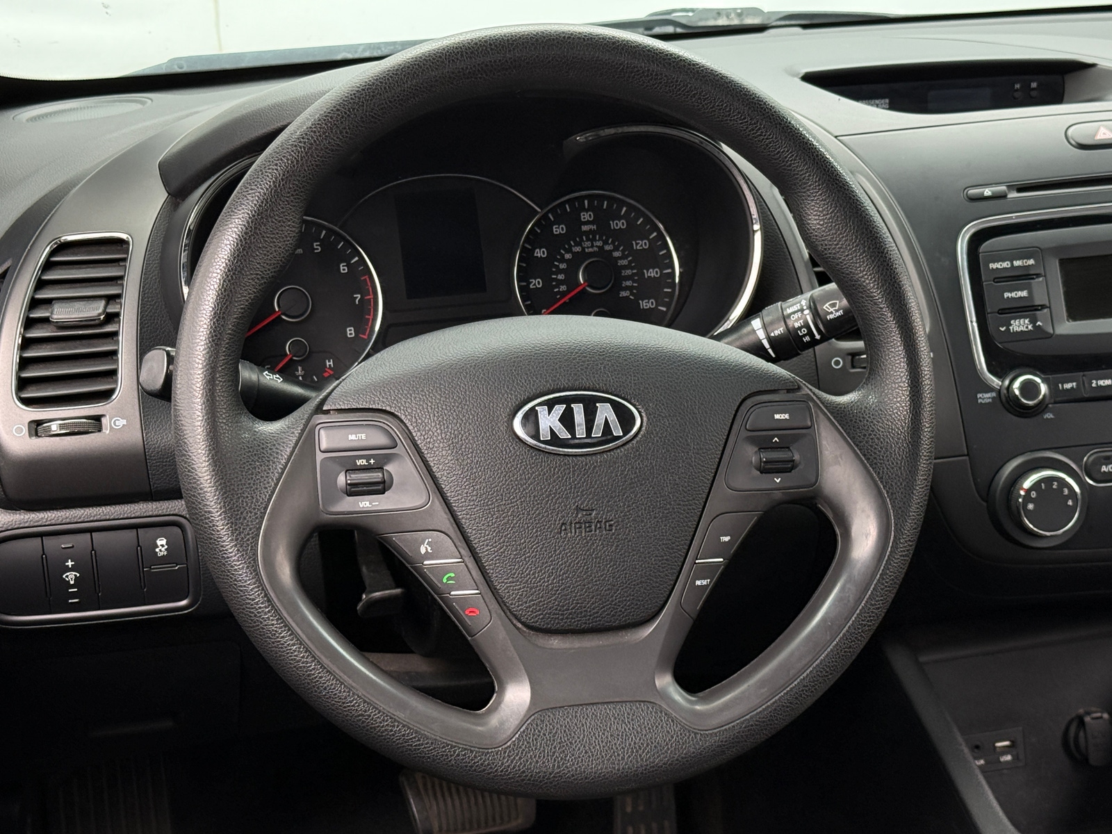 Thumbnail: 2017 Kia Forte - 5