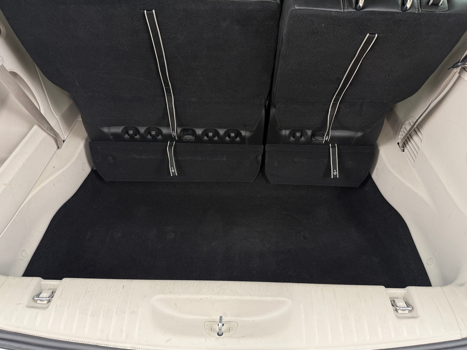 Thumbnail: 2023 Chrysler Pacifica - 6