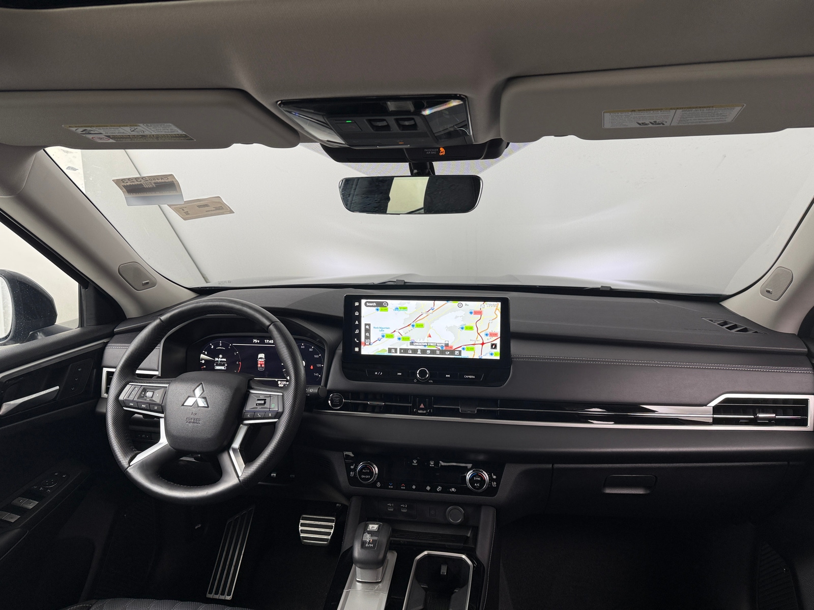 Thumbnail: 2025 Mitsubishi Outlander - 2