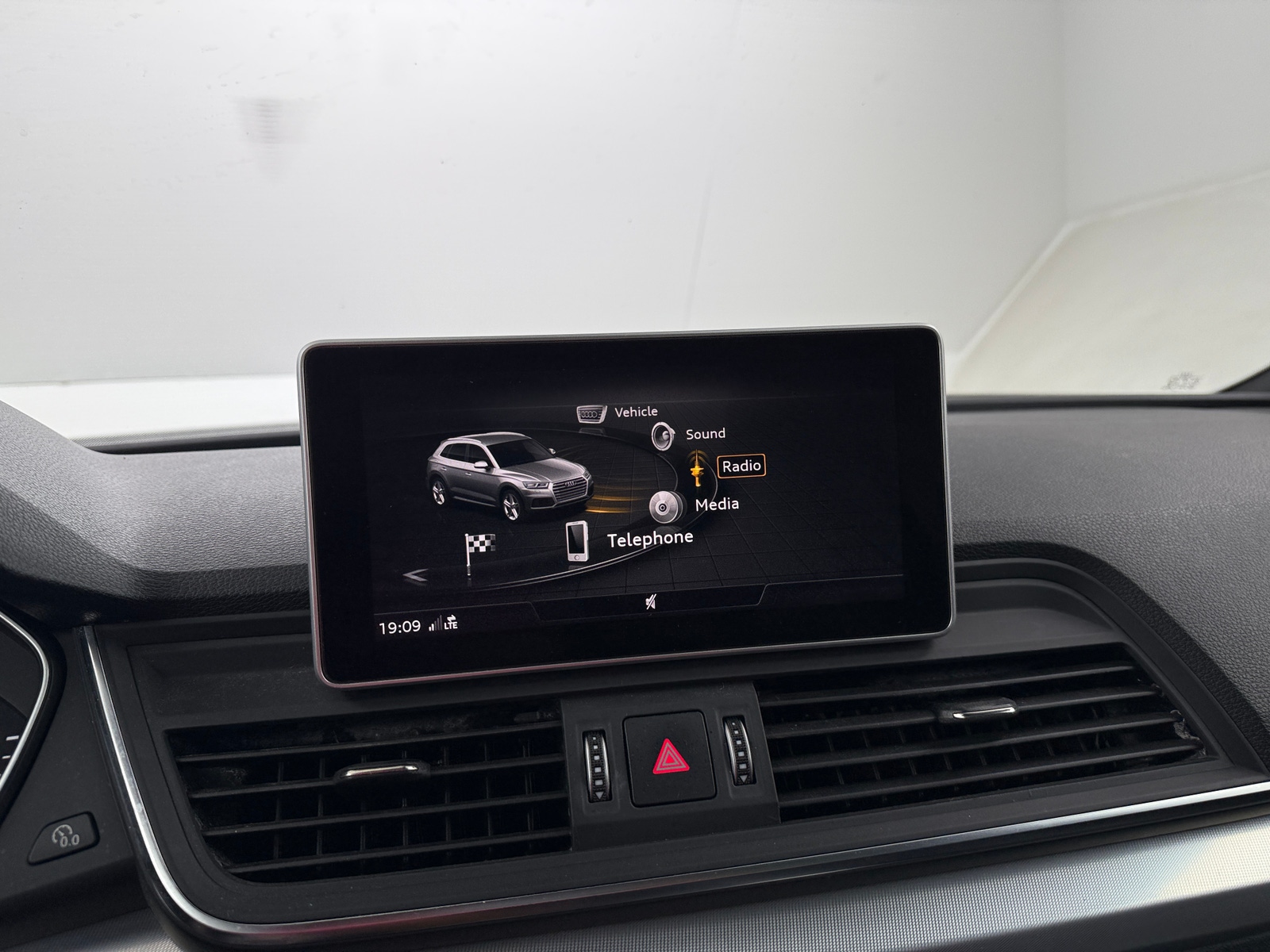 Thumbnail: 2020 Audi Q5 - 3