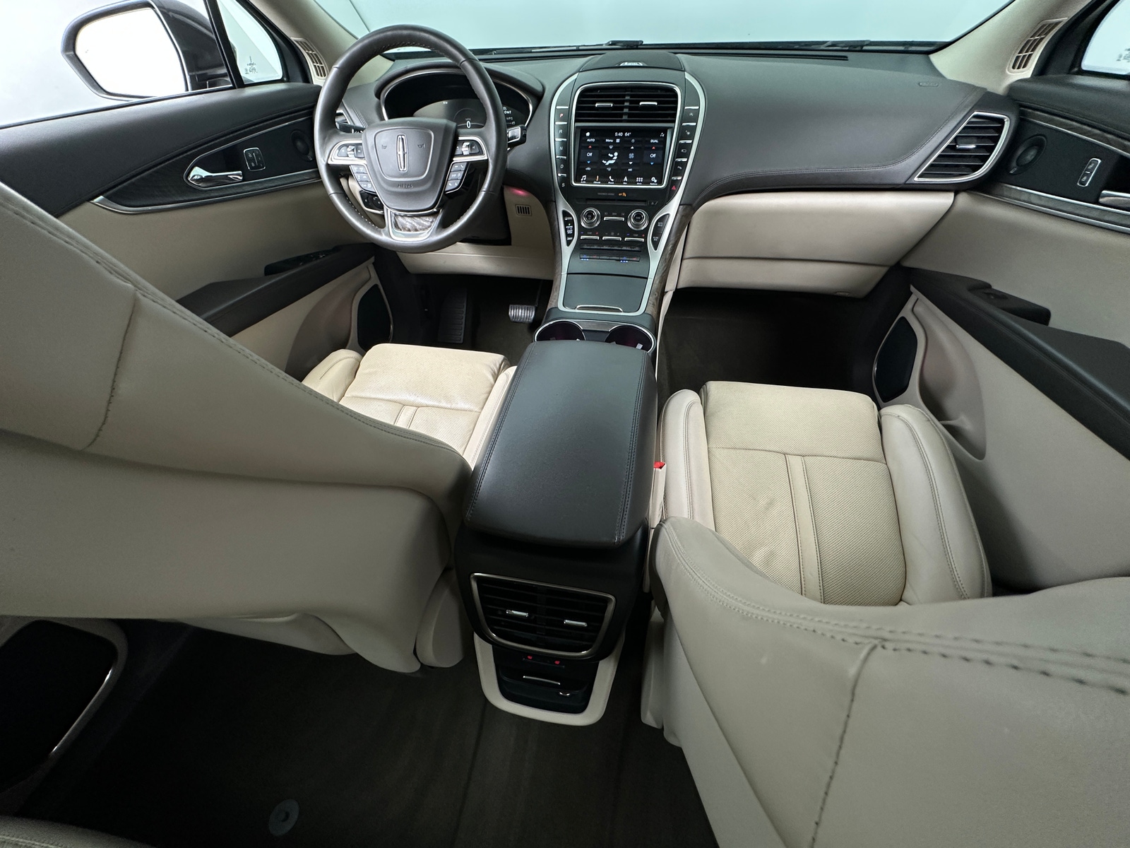 Thumbnail: 2019 Lincoln Nautilus - 2