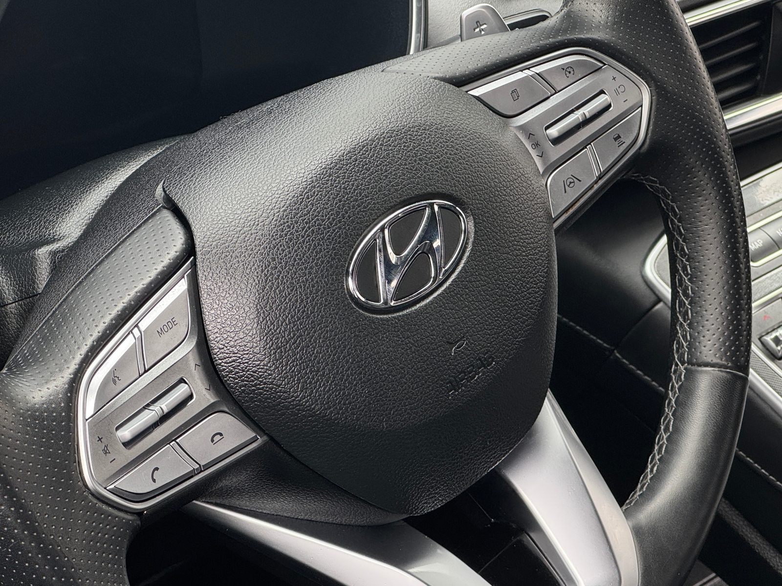 Thumbnail: 2022 Hyundai Santa Fe - 4