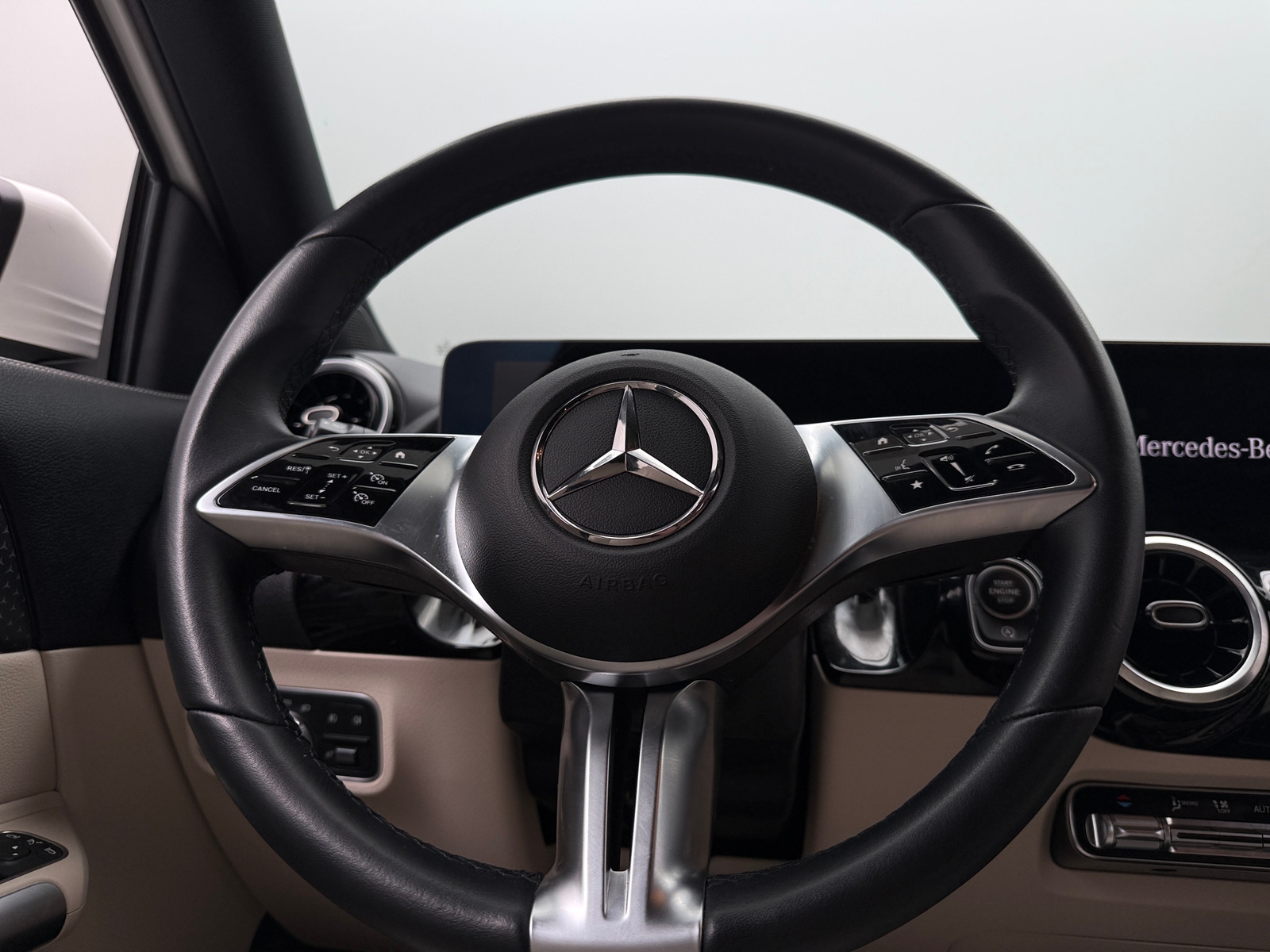 Thumbnail: 2025 Mercedes-Benz GLA - 4