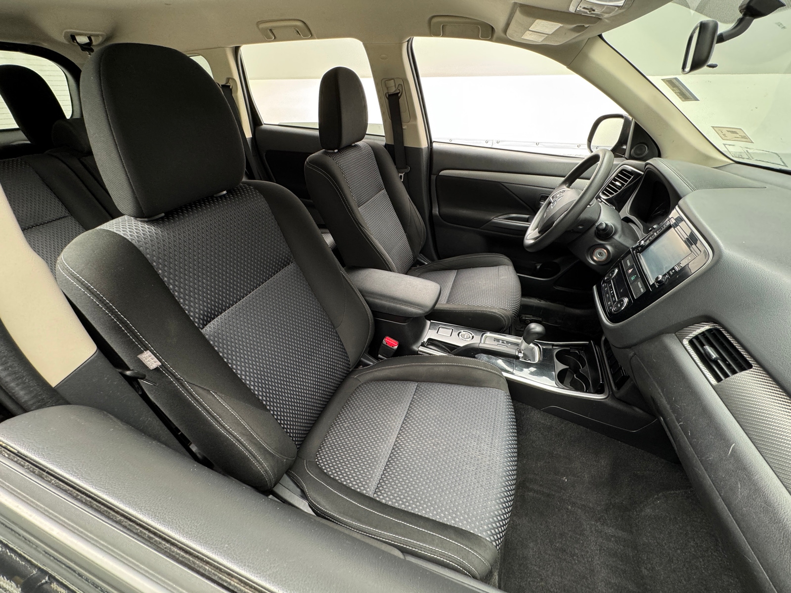 Thumbnail: 2018 Mitsubishi Outlander - 2