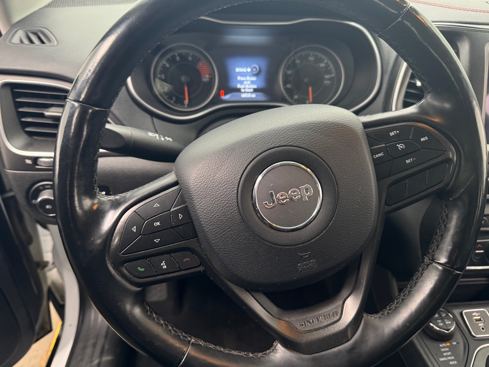 Thumbnail: 2021 Jeep Cherokee - 5