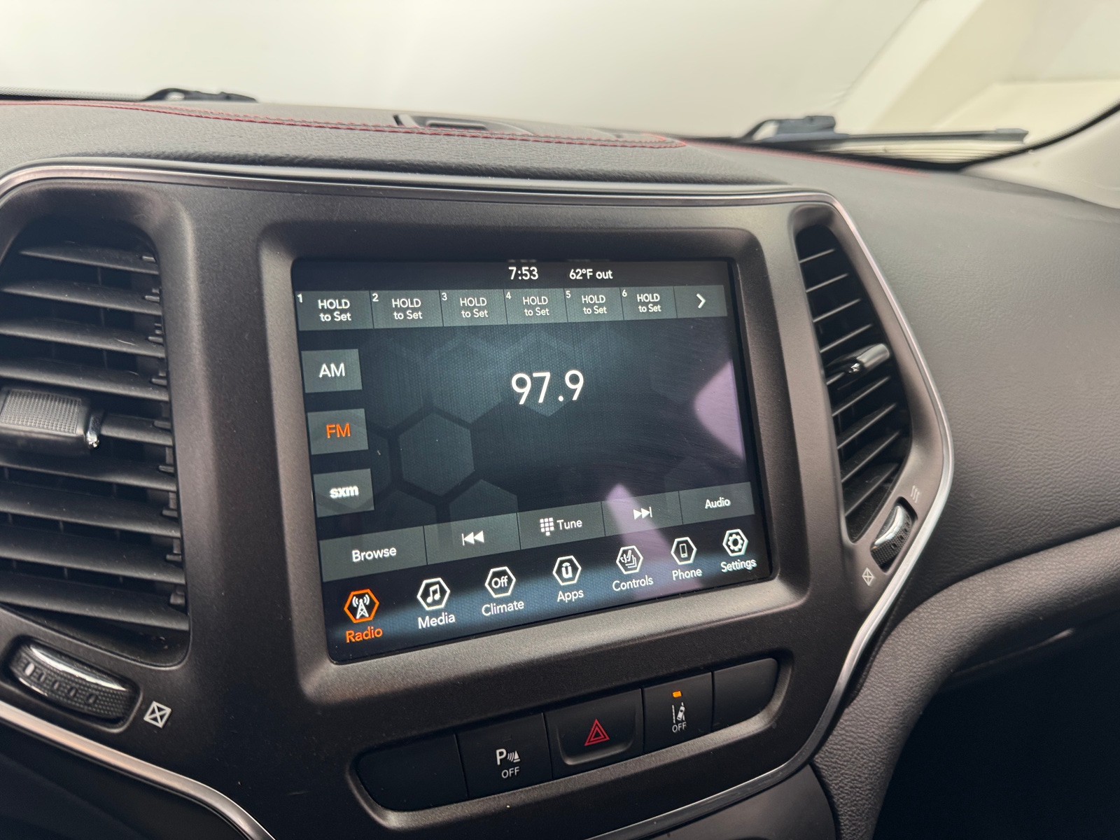 Thumbnail: 2021 Jeep Cherokee - 4