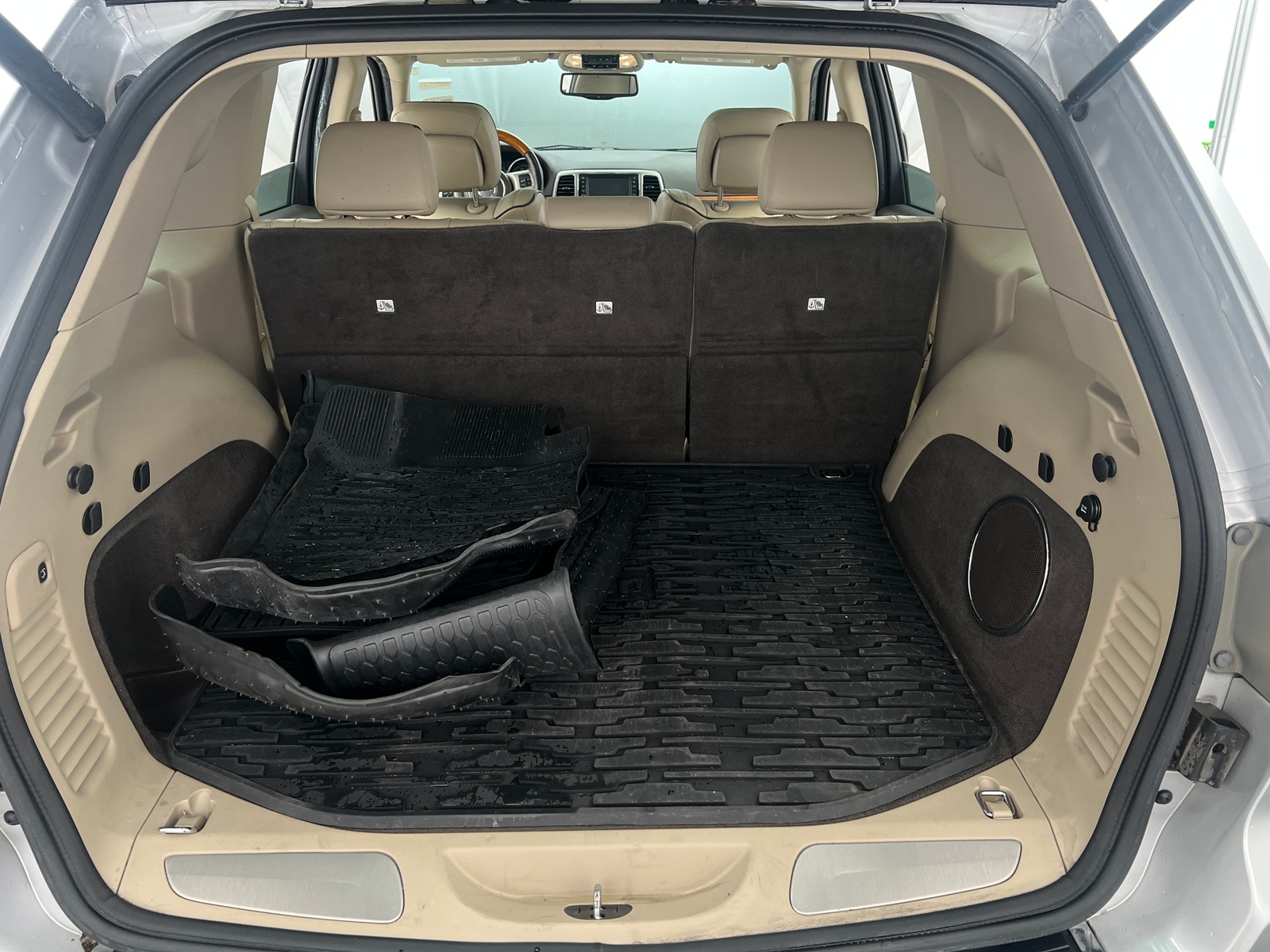 Thumbnail: 2011 Jeep Grand Cherokee - 6