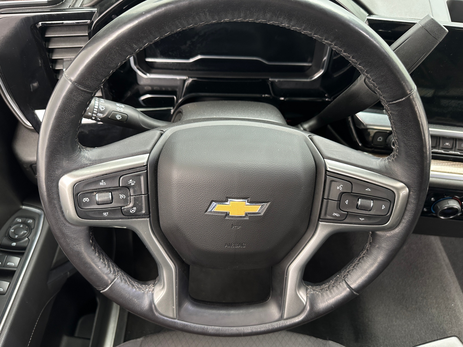 Thumbnail: 2022 Chevrolet Silverado 1500 - 5