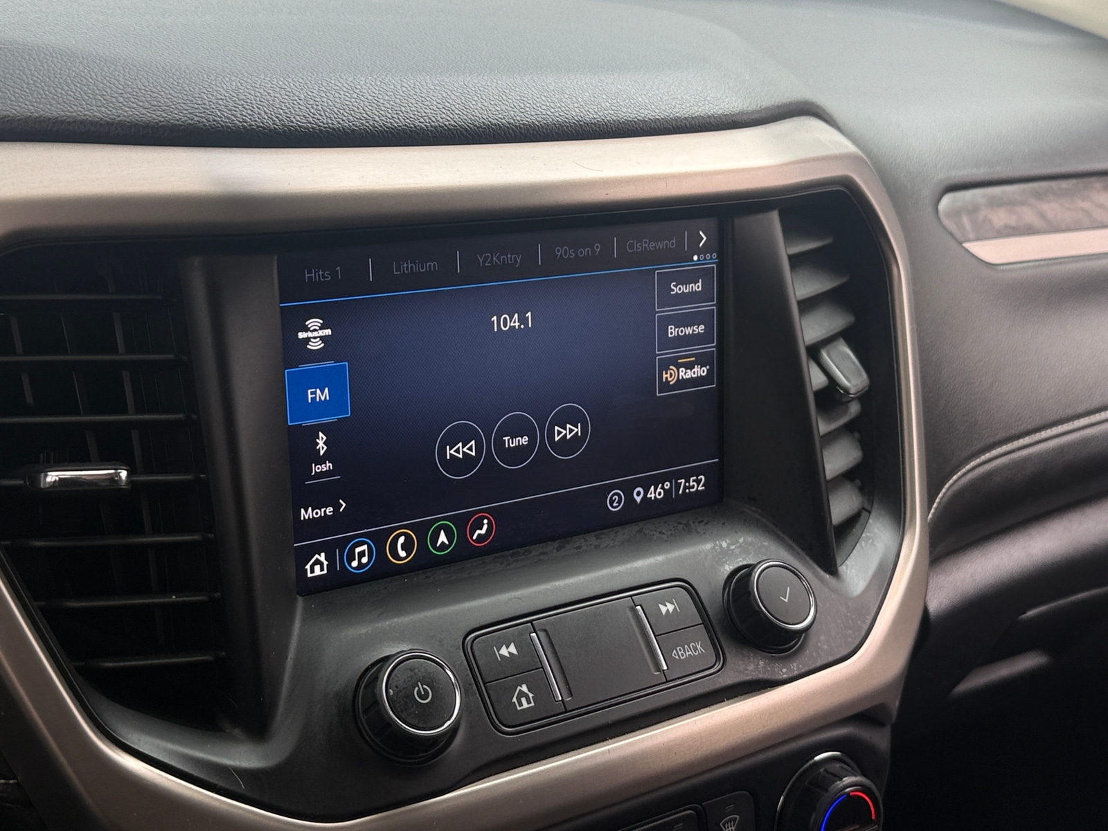 Thumbnail: 2020 GMC Acadia - 3