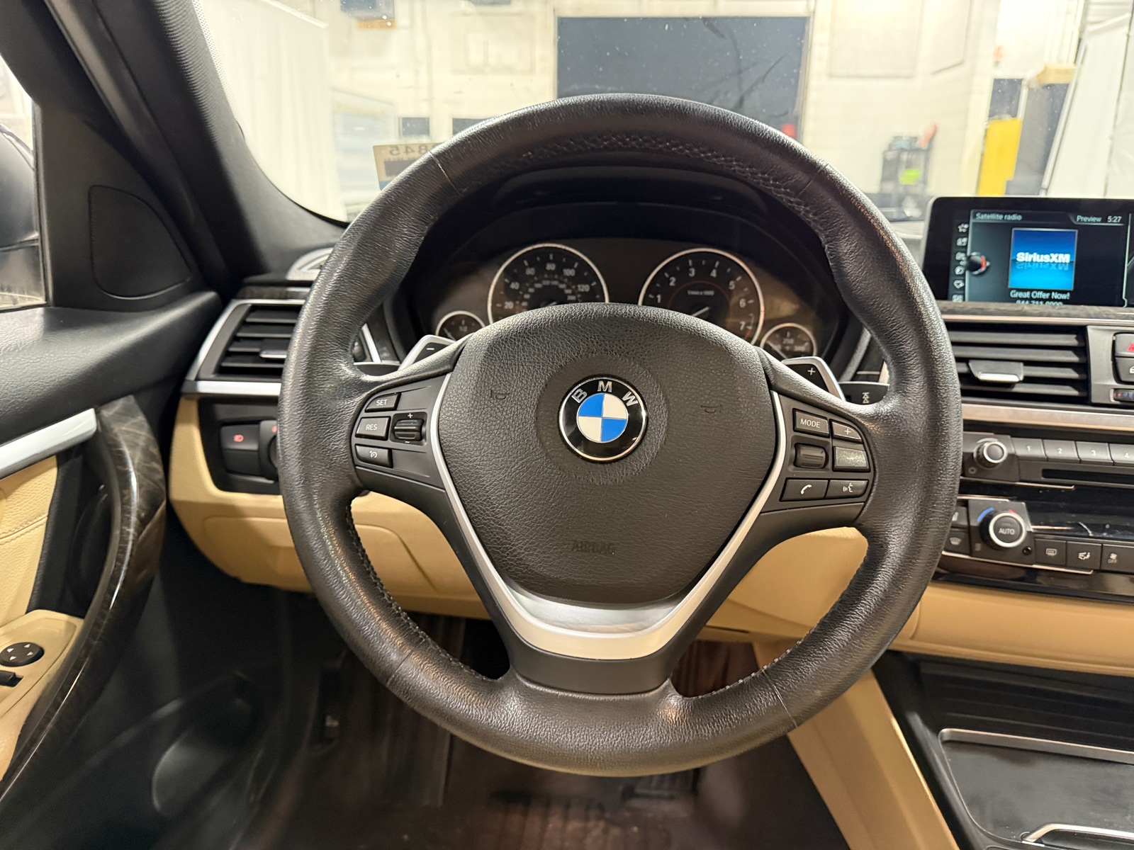 Thumbnail: 2017 BMW 3 Series - 4