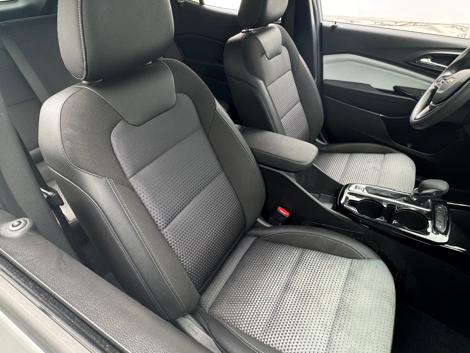 Thumbnail: 2025 Chevrolet Trax - 2