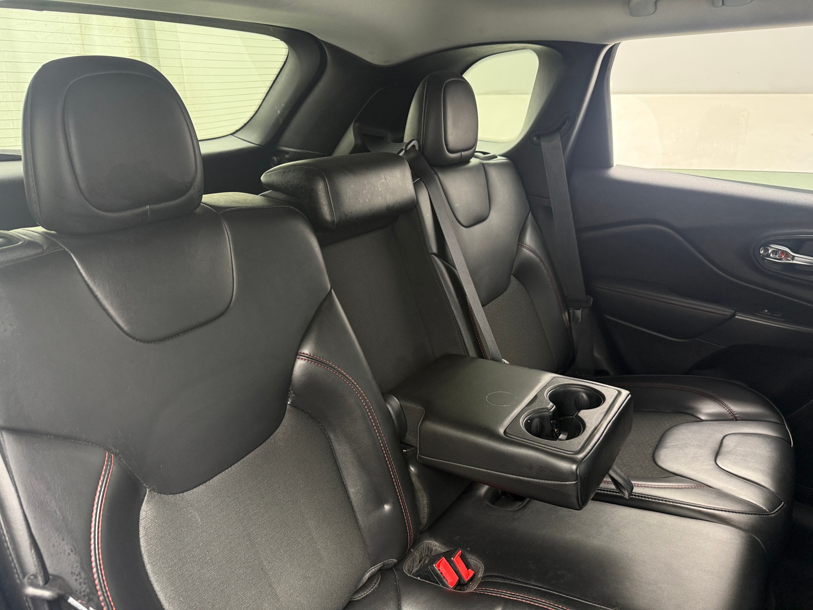 Thumbnail: 2020 Jeep Cherokee - 6