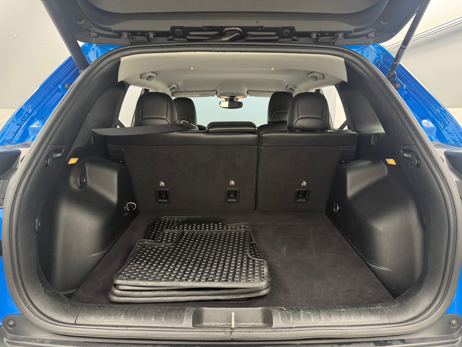 Thumbnail: 2020 Jeep Cherokee - 7