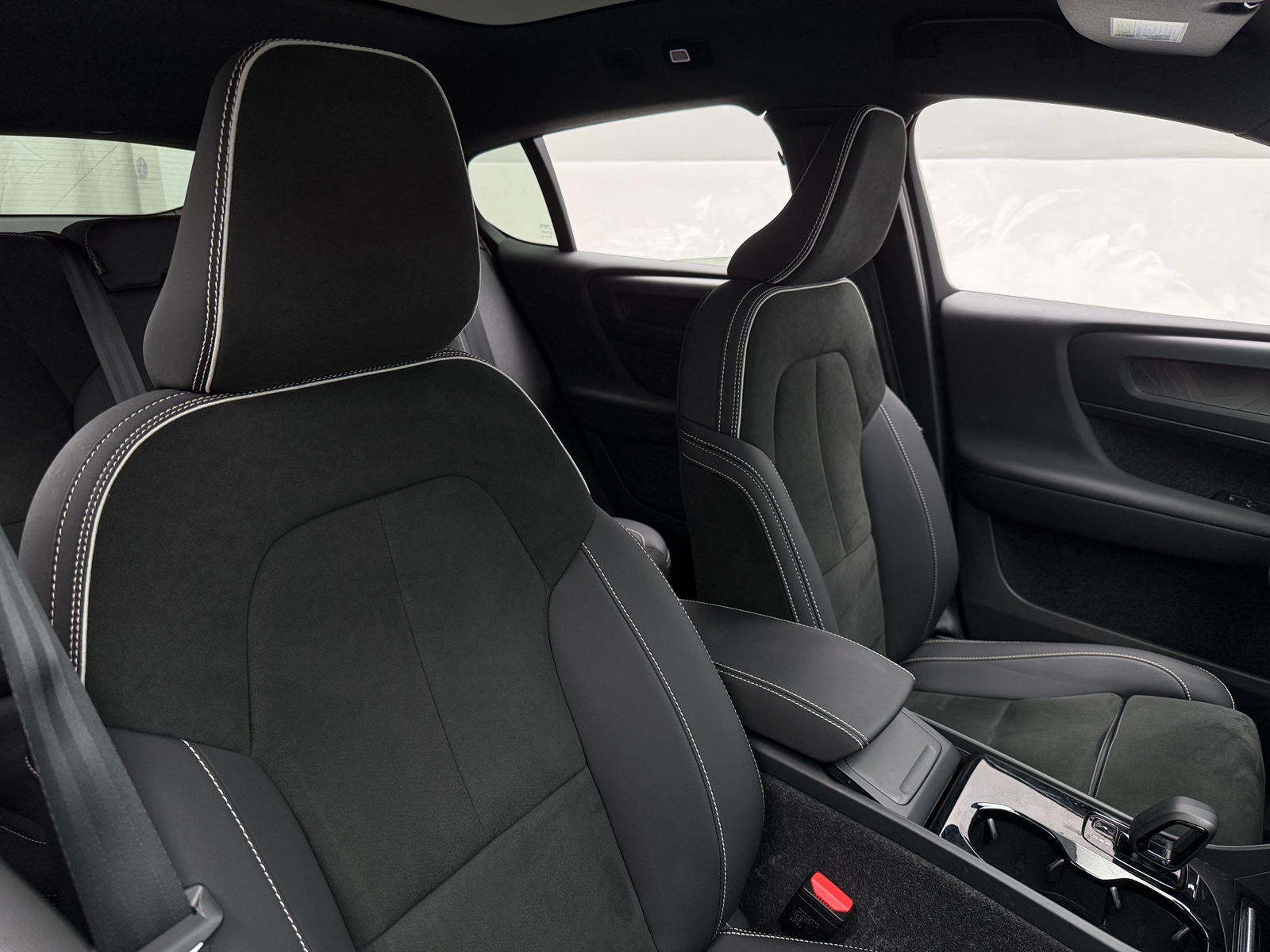 Thumbnail: 2023 Volvo C40 - 2