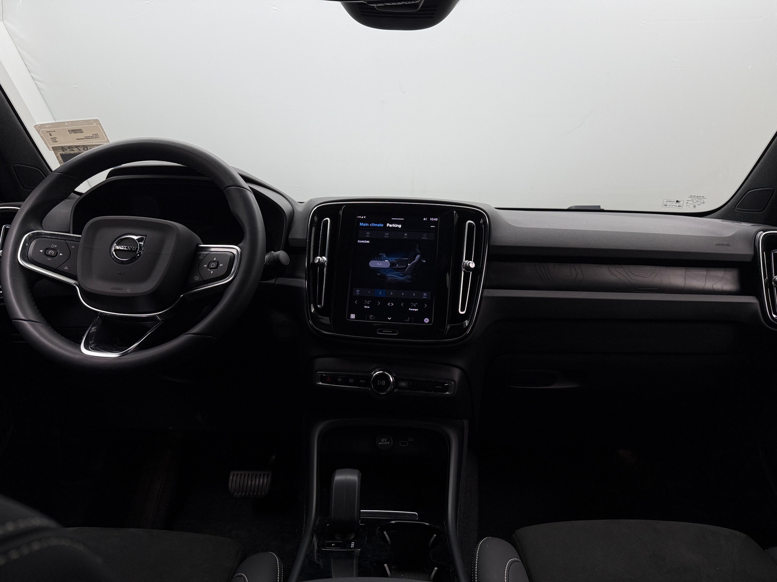 Thumbnail: 2023 Volvo C40 - 3