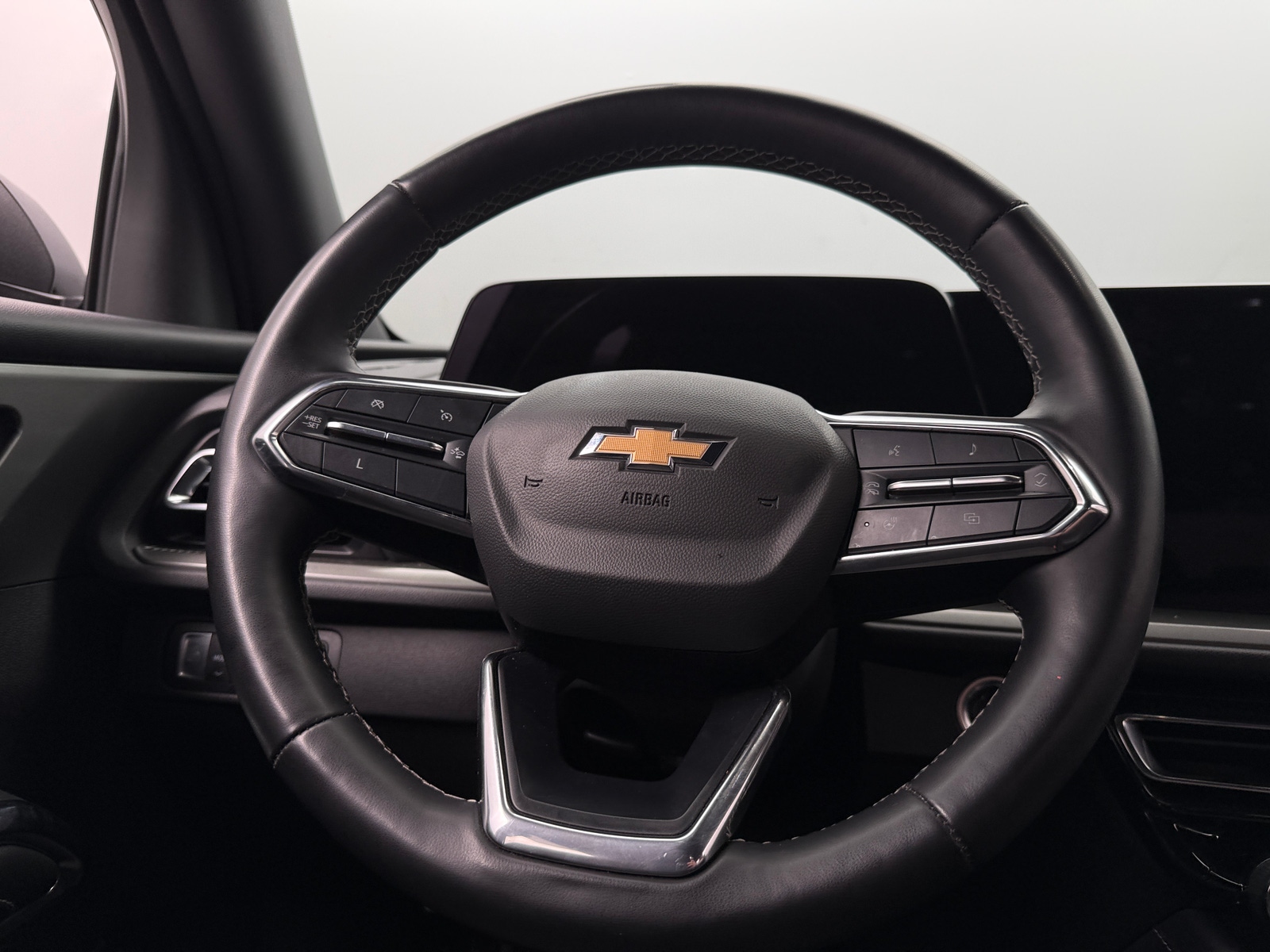 Thumbnail: 2024 Chevrolet Traverse - 5