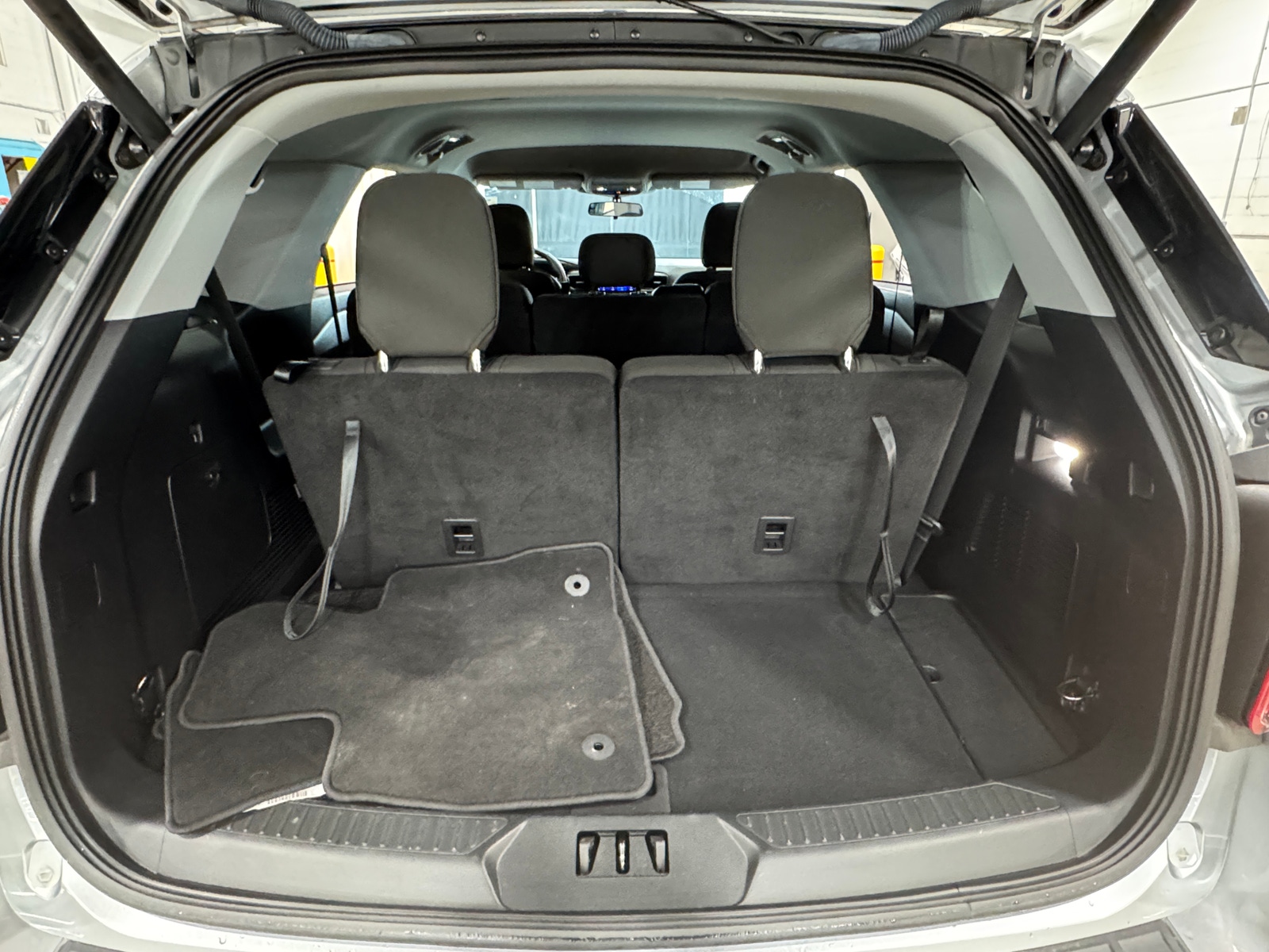 Thumbnail: 2022 Ford Explorer - 7