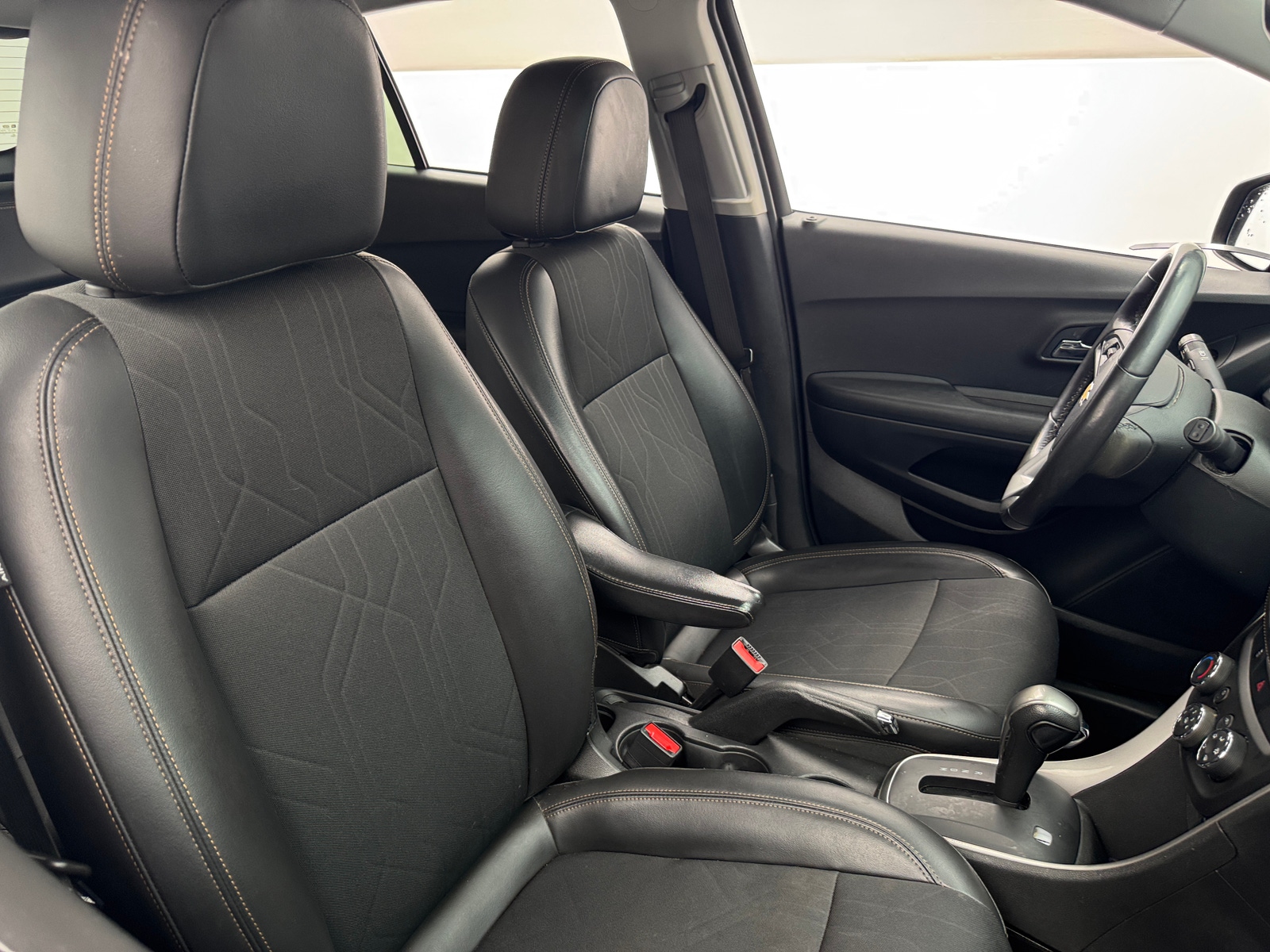 Thumbnail: 2021 Chevrolet Trax - 2